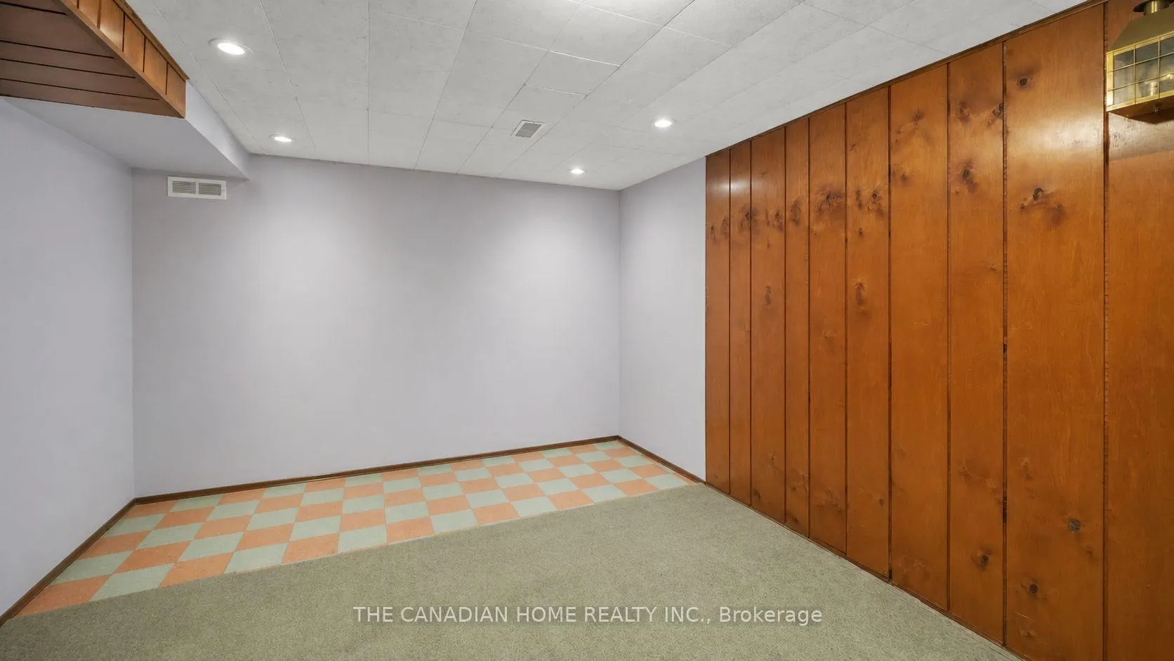 Photo 15 of 196 Tuxedo Ave, Hamilton, Delta — HOMEH