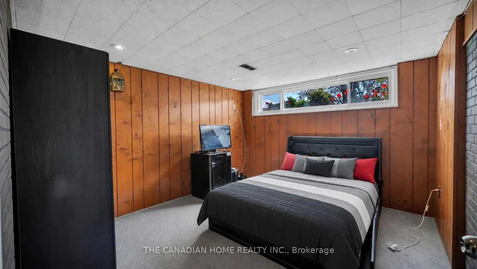 Photo 16 of 196 Tuxedo Ave, Hamilton, Delta — HOMEH