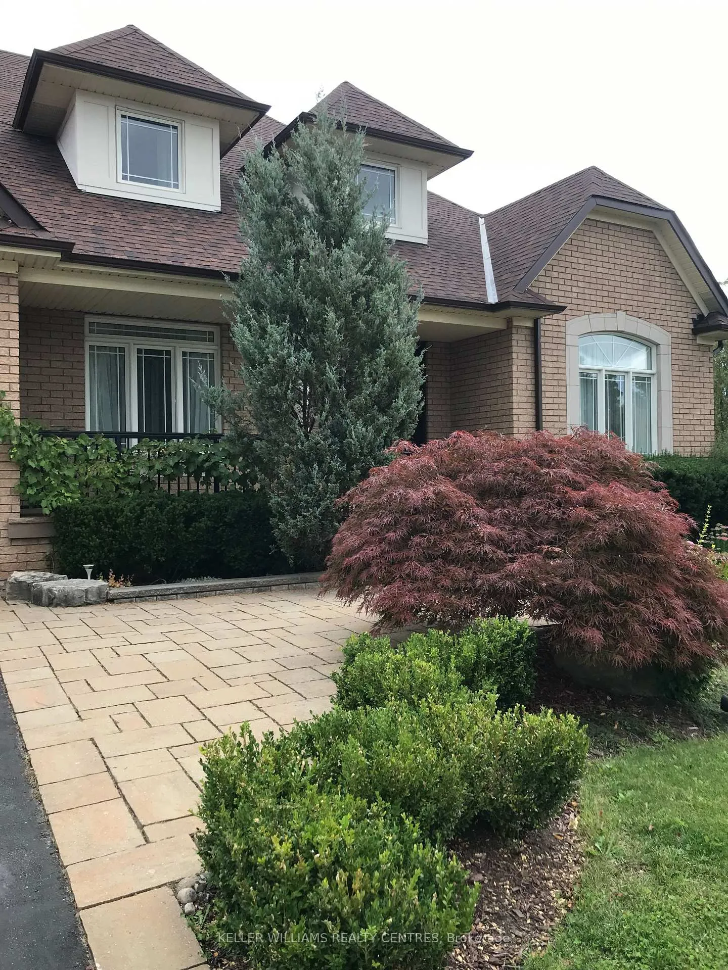 Photo 2 of 148 Hunterwood Chase, Vaughan, Rural Vaughan — HOMEH