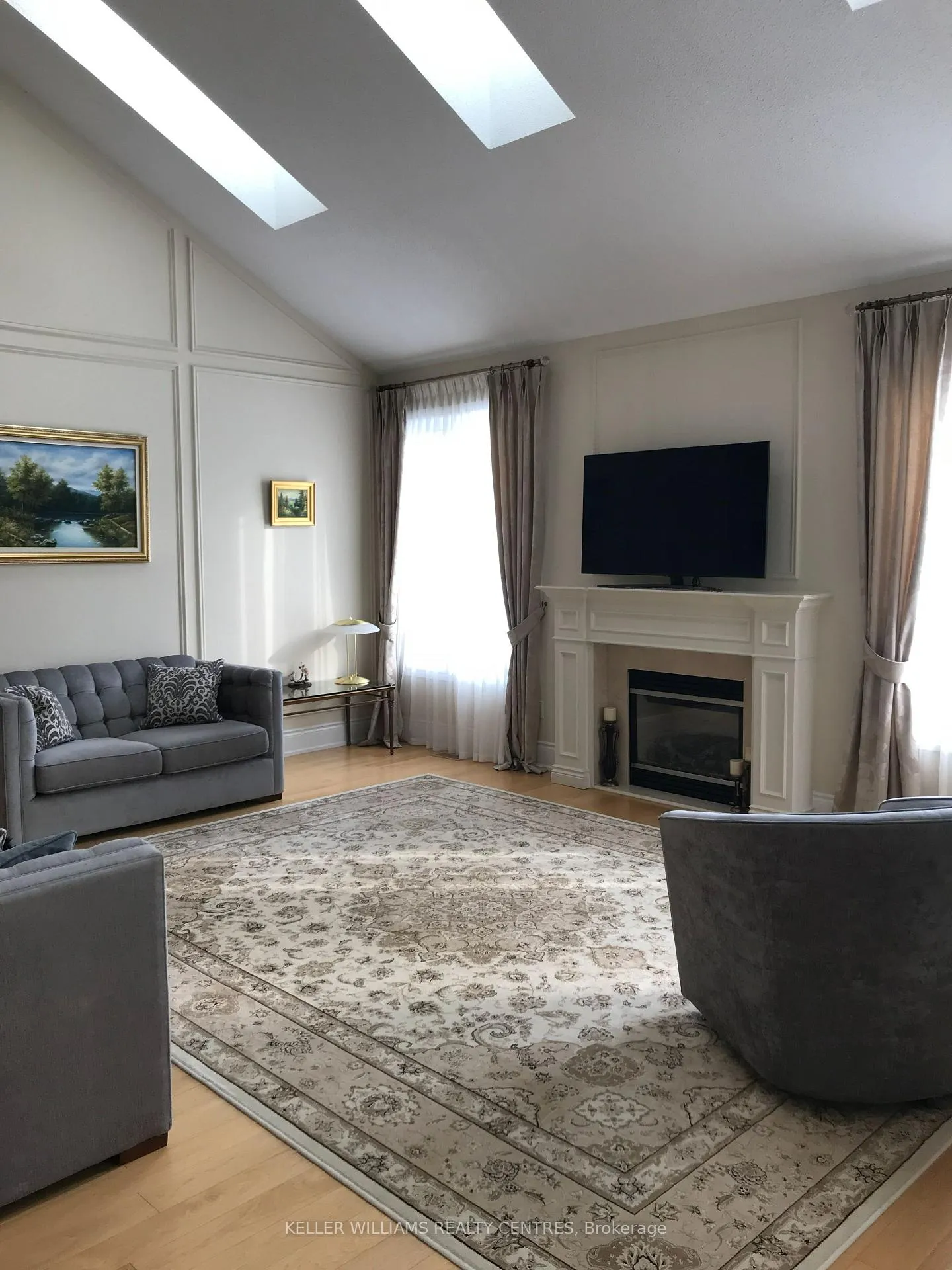 Photo 4 of 148 Hunterwood Chase, Vaughan, Rural Vaughan — HOMEH