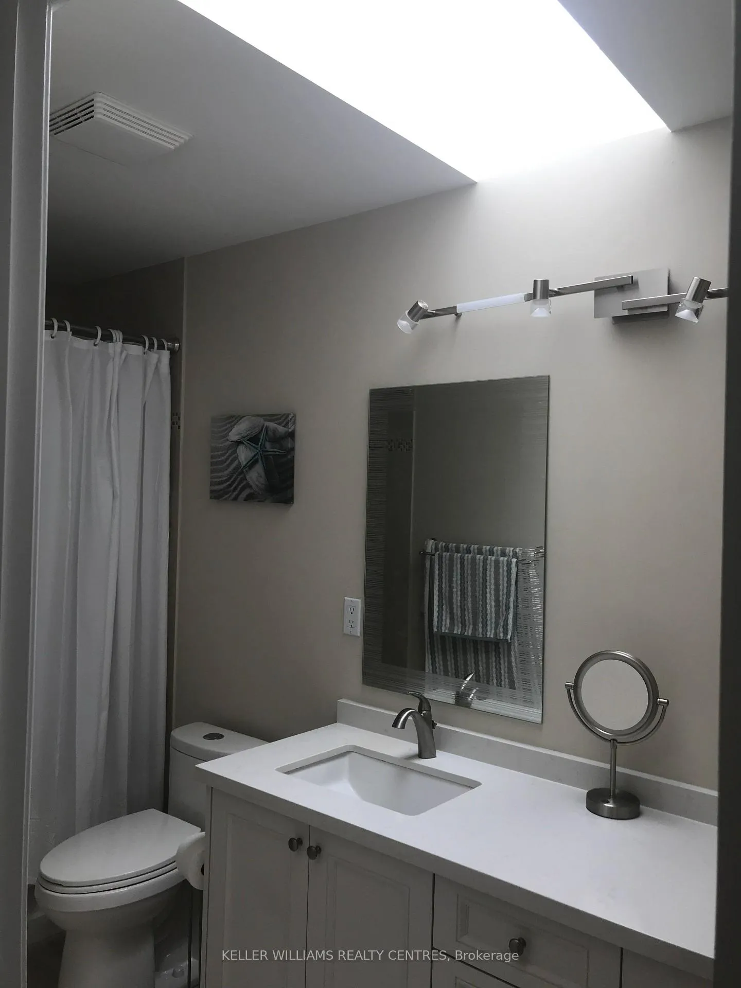 Photo 12 of 148 Hunterwood Chase, Vaughan, Rural Vaughan — HOMEH