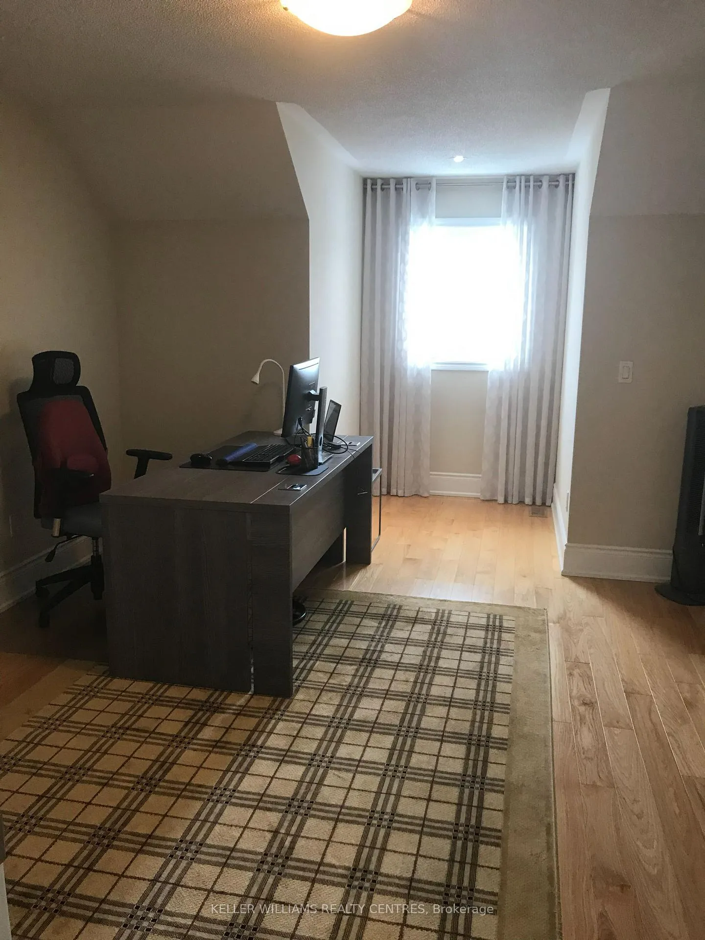 Photo 13 of 148 Hunterwood Chase, Vaughan, Rural Vaughan — HOMEH