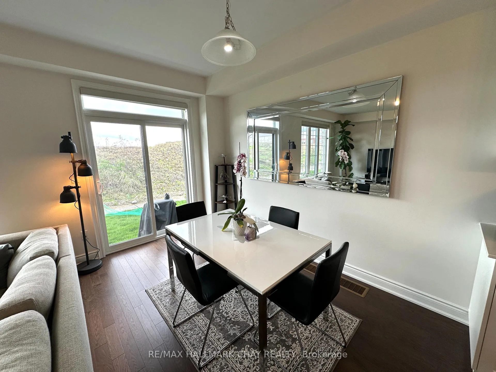 Photo 6 of 74 Phoenix Boulevard, Barrie, Rural Barrie Southeast — HOMEH