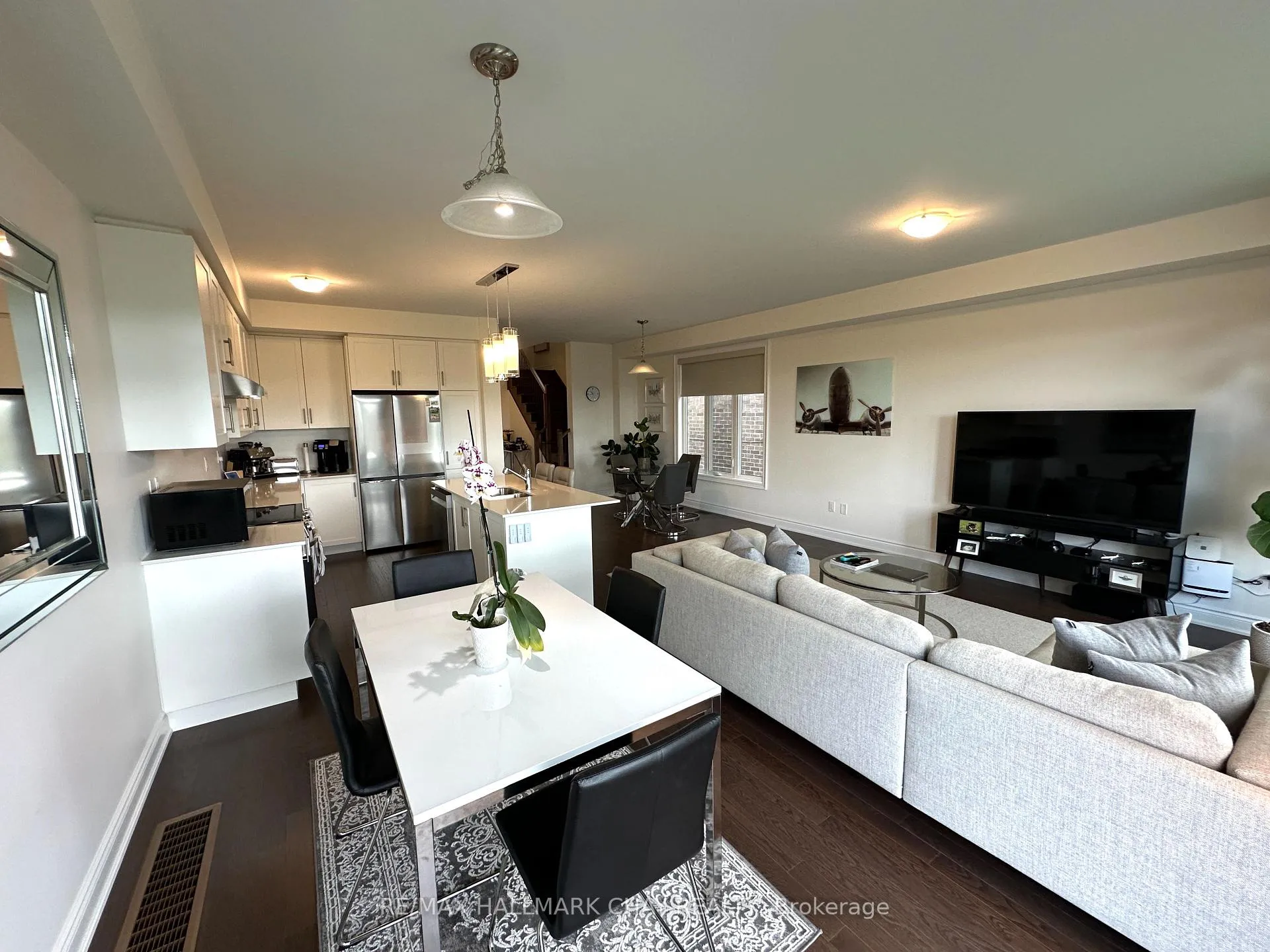 Photo 8 of 74 Phoenix Boulevard, Barrie, Rural Barrie Southeast — HOMEH