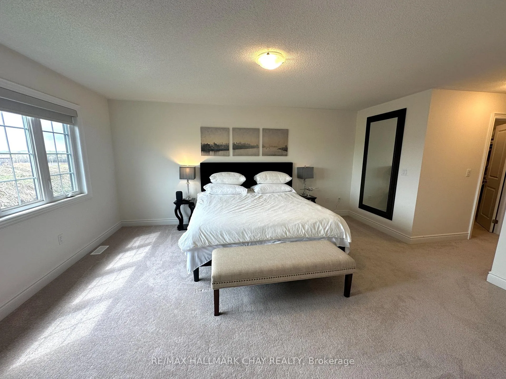Photo 24 of 74 Phoenix Boulevard, Barrie, Rural Barrie Southeast — HOMEH