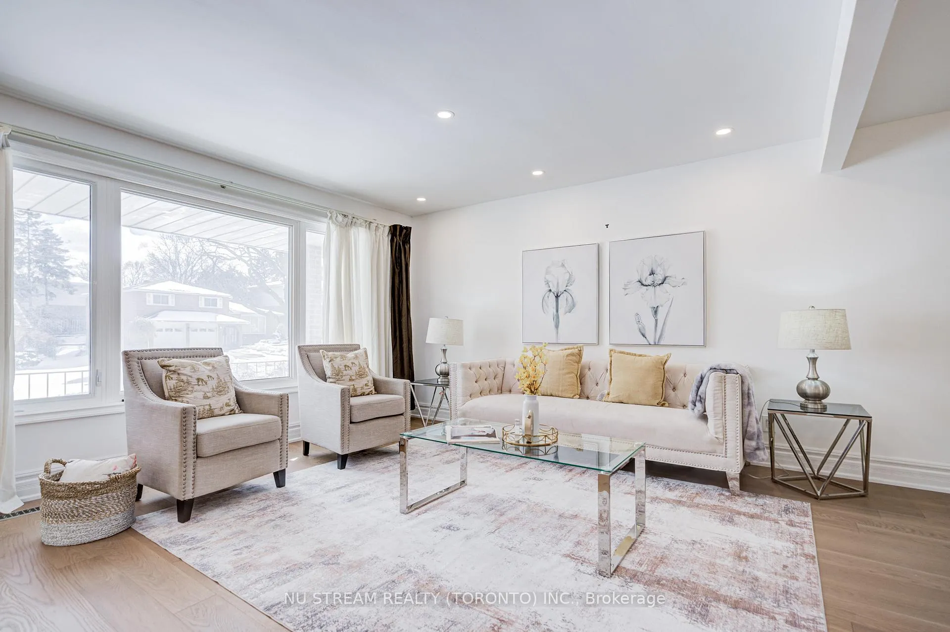 Photo 4 of 8 Hemingway Crescent, Markham, Unionville — HOMEH