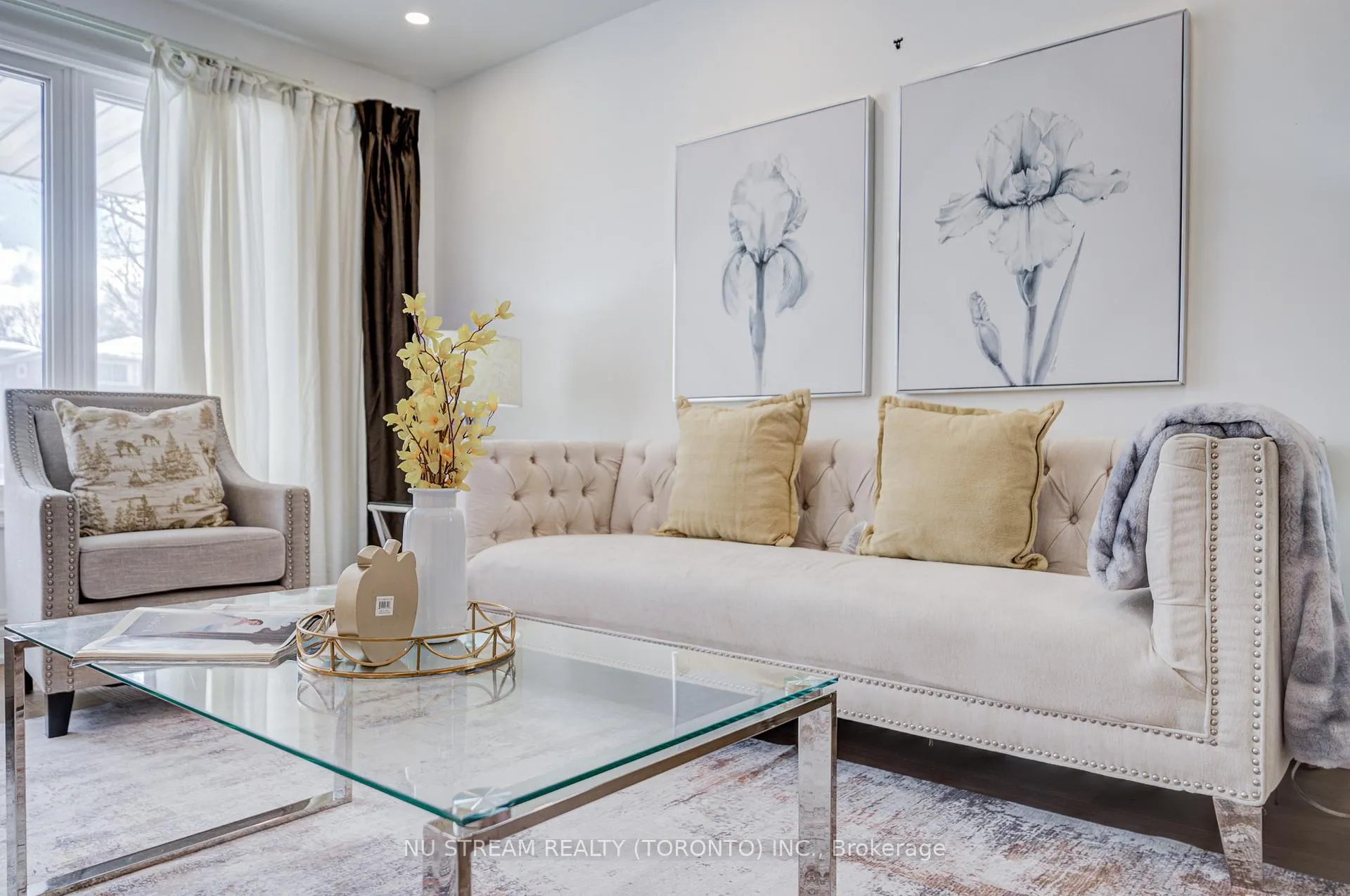 Photo 7 of 8 Hemingway Crescent, Markham, Unionville — HOMEH