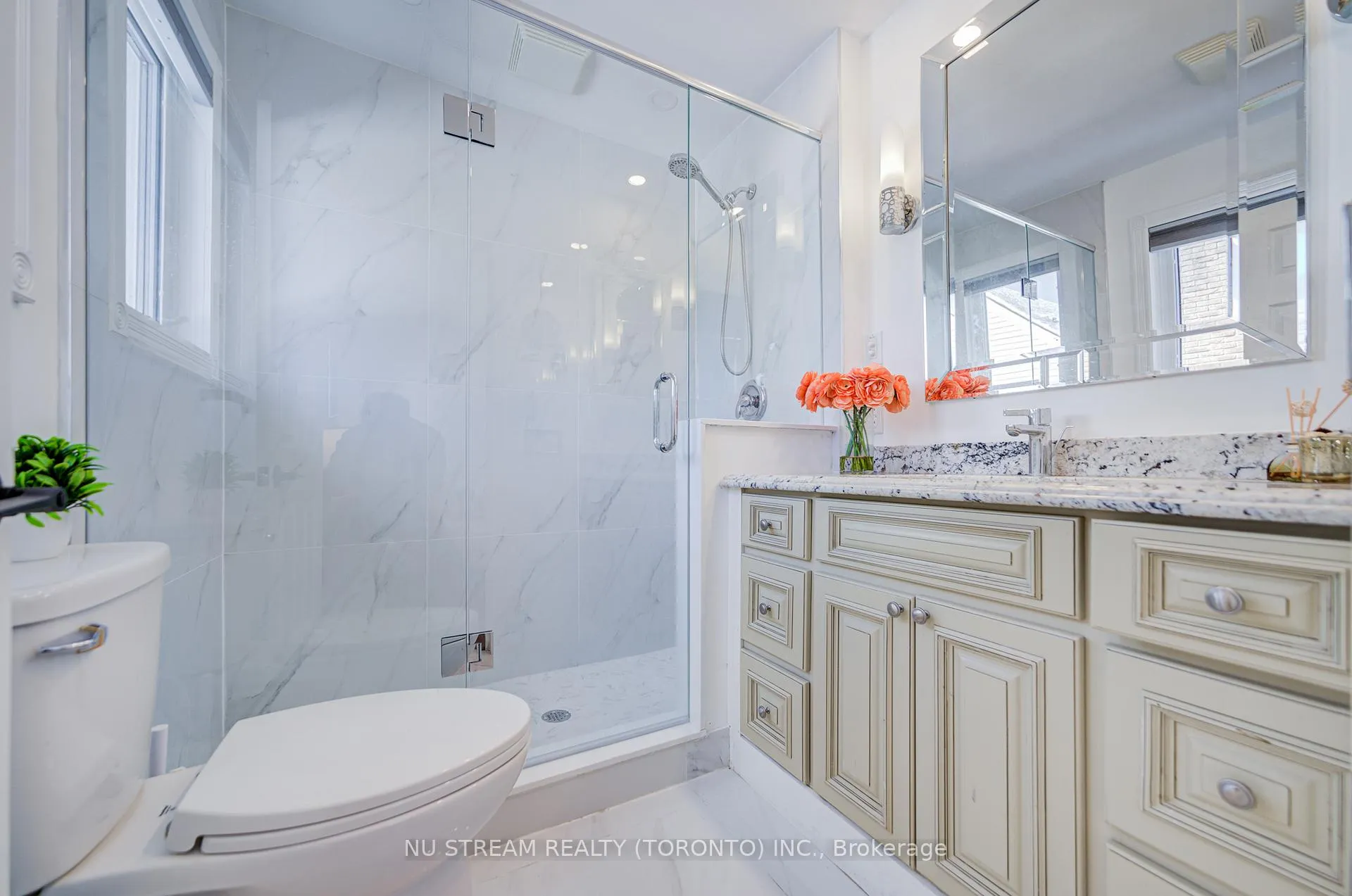 Photo 22 of 8 Hemingway Crescent, Markham, Unionville — HOMEH