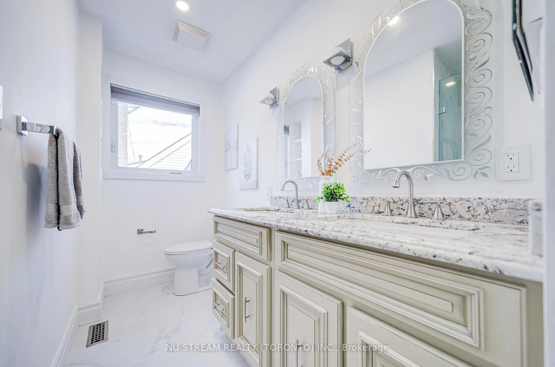 Photo 24 of 8 Hemingway Crescent, Markham, Unionville — HOMEH