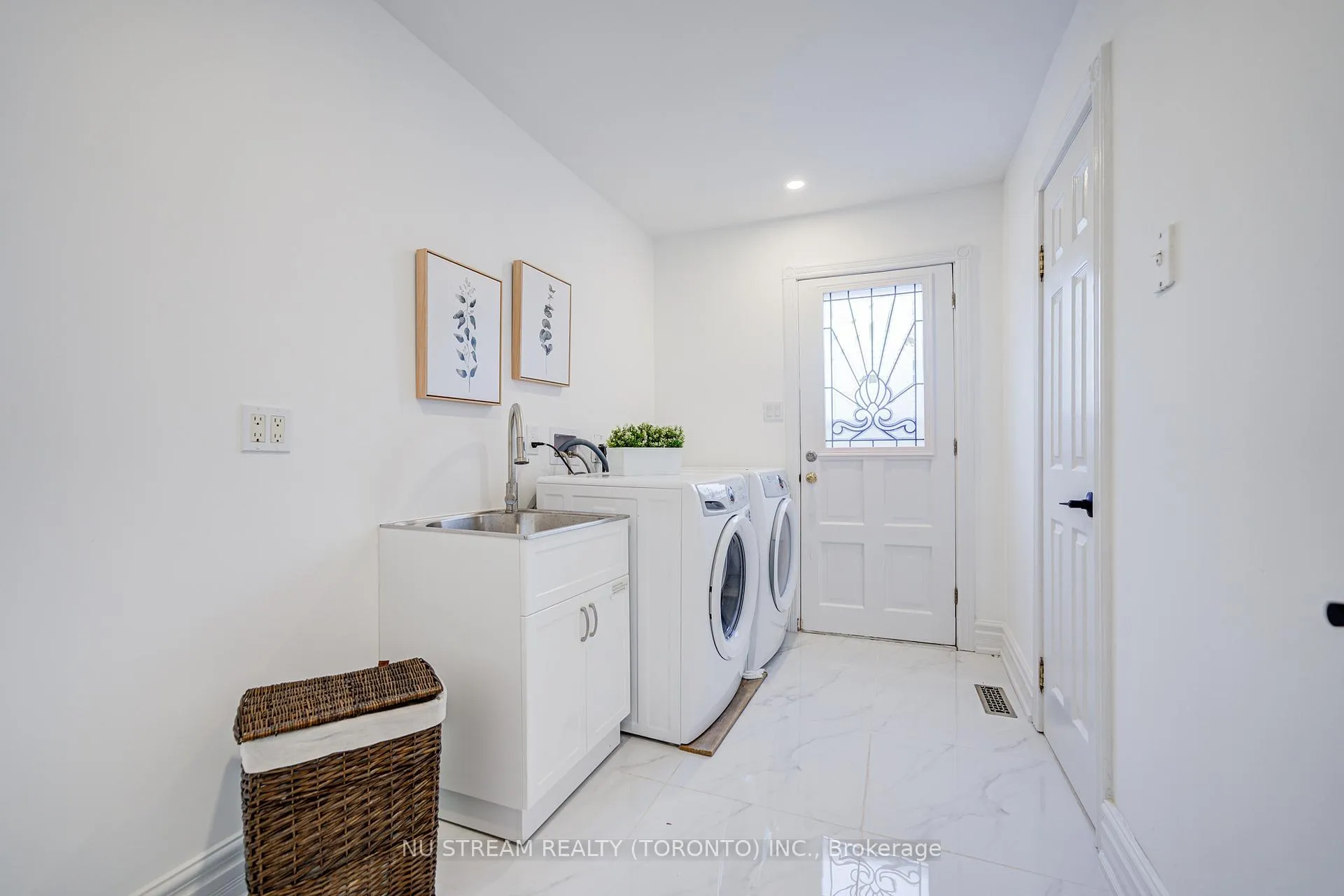 Photo 27 of 8 Hemingway Crescent, Markham, Unionville — HOMEH