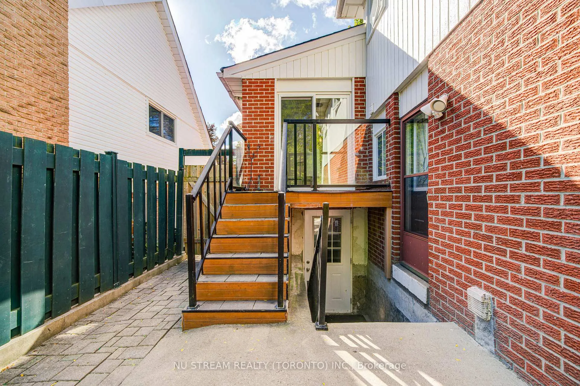 Photo 40 of 8 Hemingway Crescent, Markham, Unionville — HOMEH
