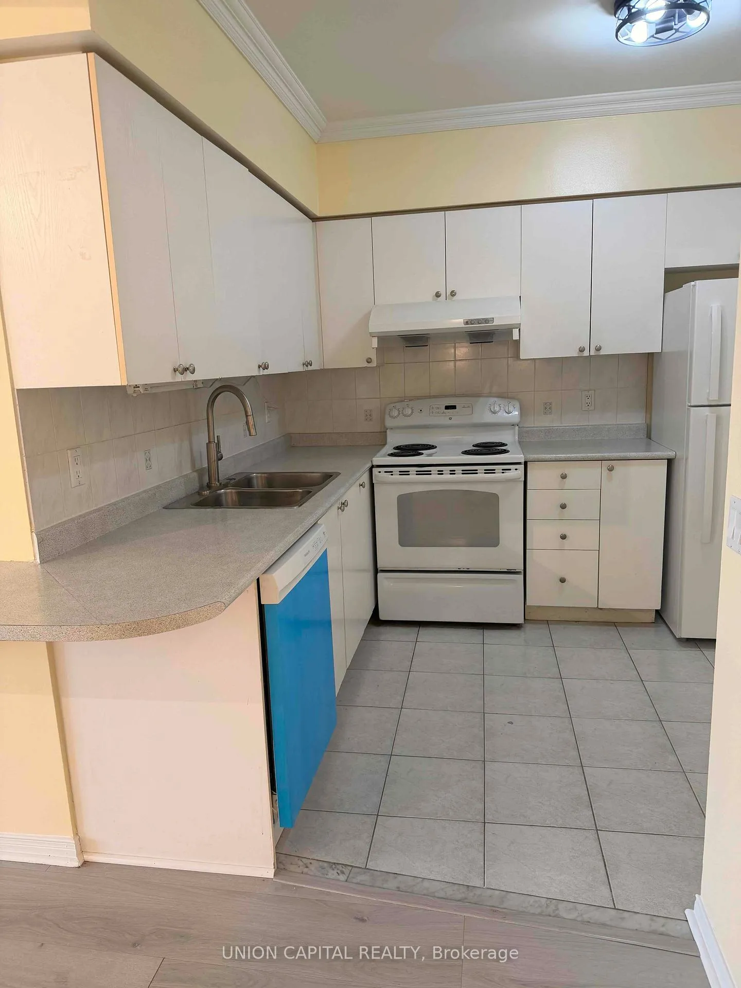 Photo 4 of Unit 311, 7398 Yonge Street, Vaughan, Crestwood-Springfarm-Yorkhill — HOMEH