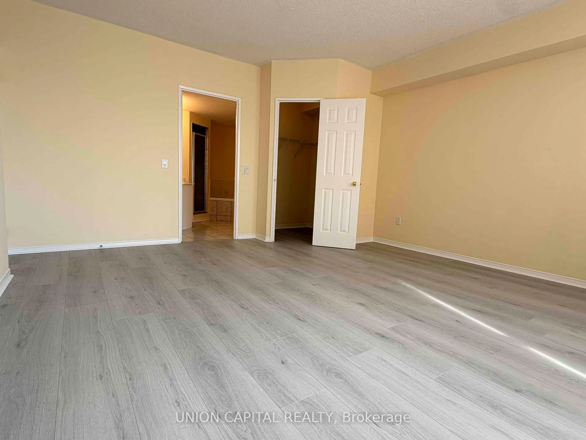 Photo 6 of Unit 311, 7398 Yonge Street, Vaughan, Crestwood-Springfarm-Yorkhill — HOMEH