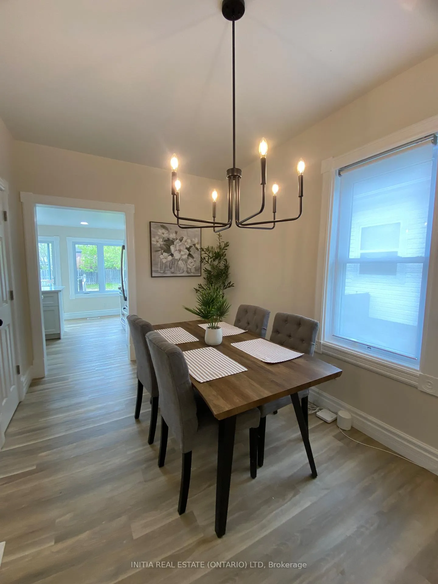 Photo 4 of 114 Ann Street, Sarnia — HOMEH
