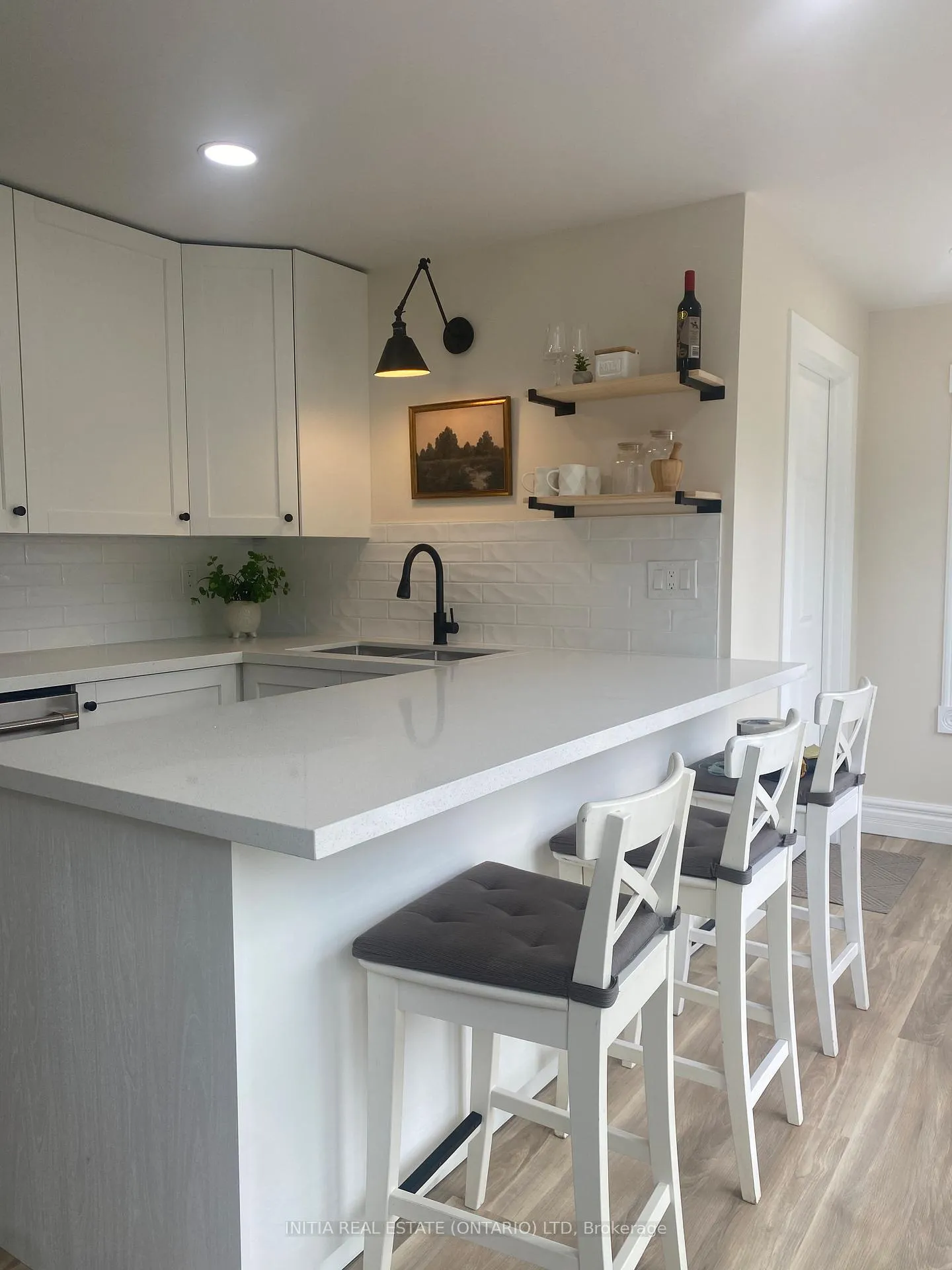 Photo 9 of 114 Ann Street, Sarnia — HOMEH