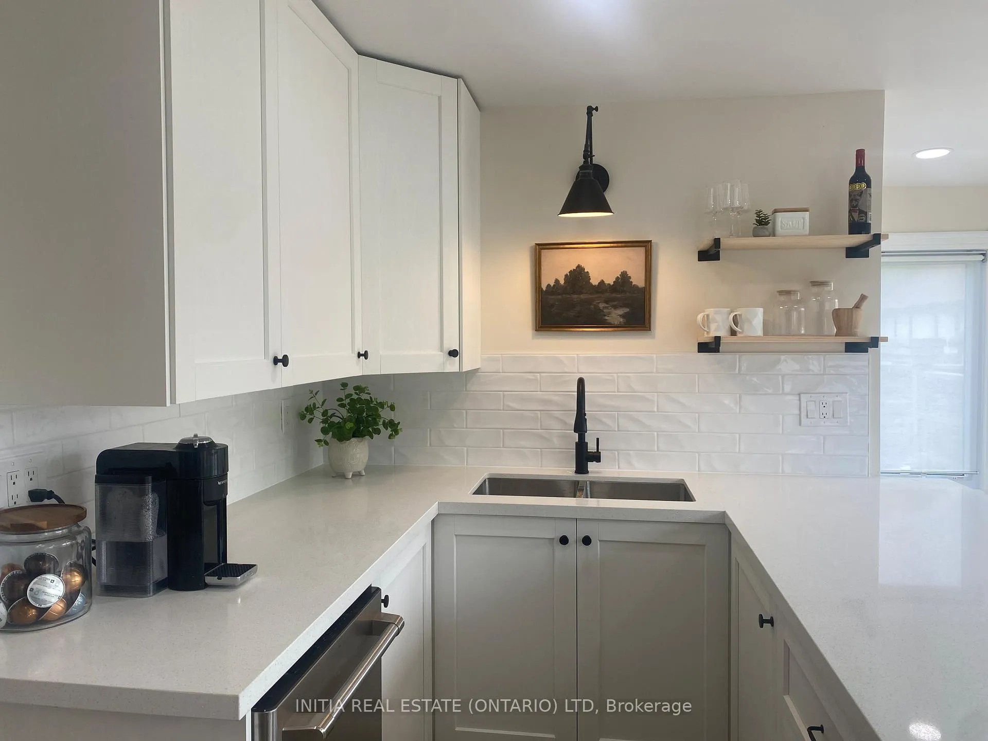 Photo 10 of 114 Ann Street, Sarnia — HOMEH