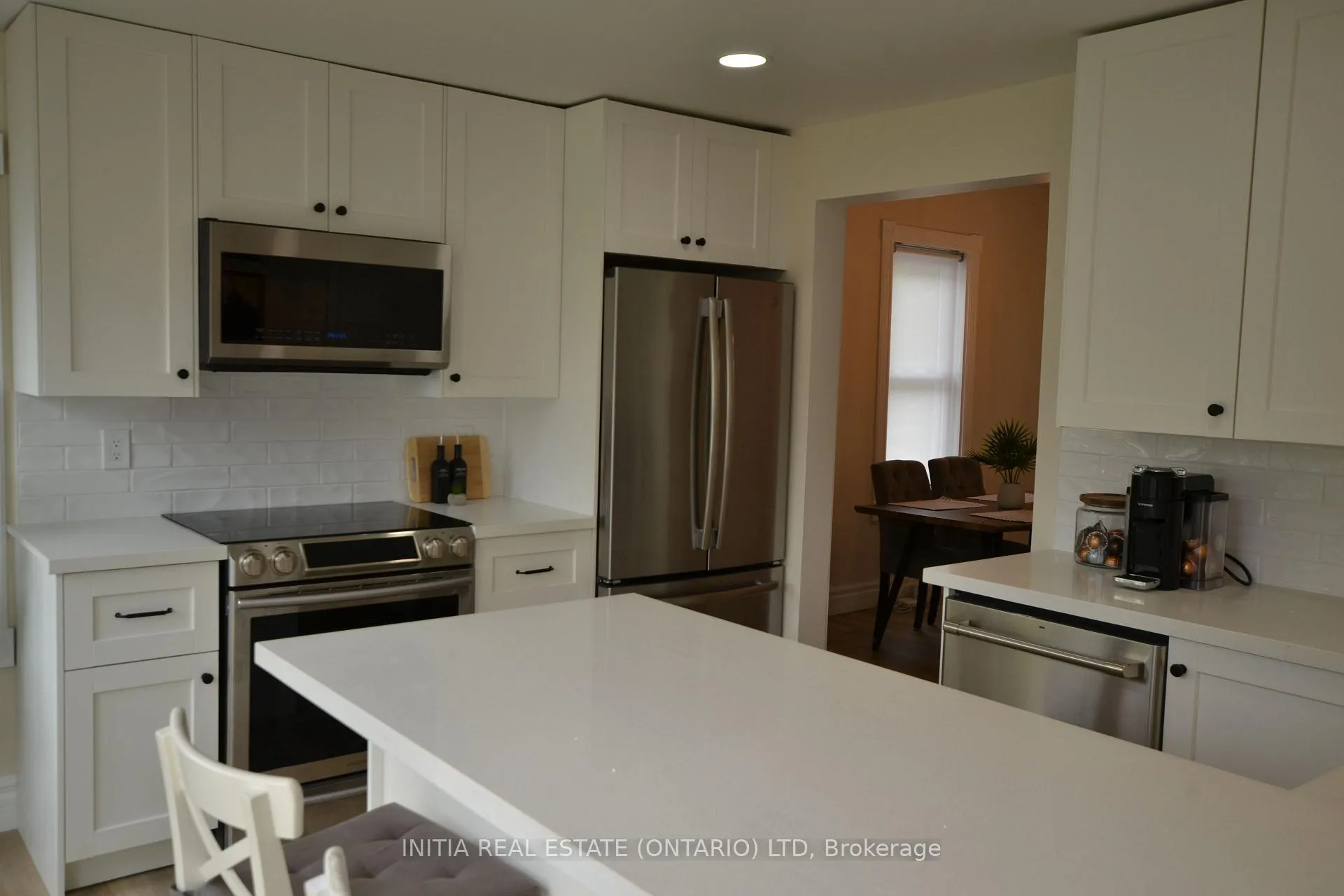 Photo 12 of 114 Ann Street, Sarnia — HOMEH