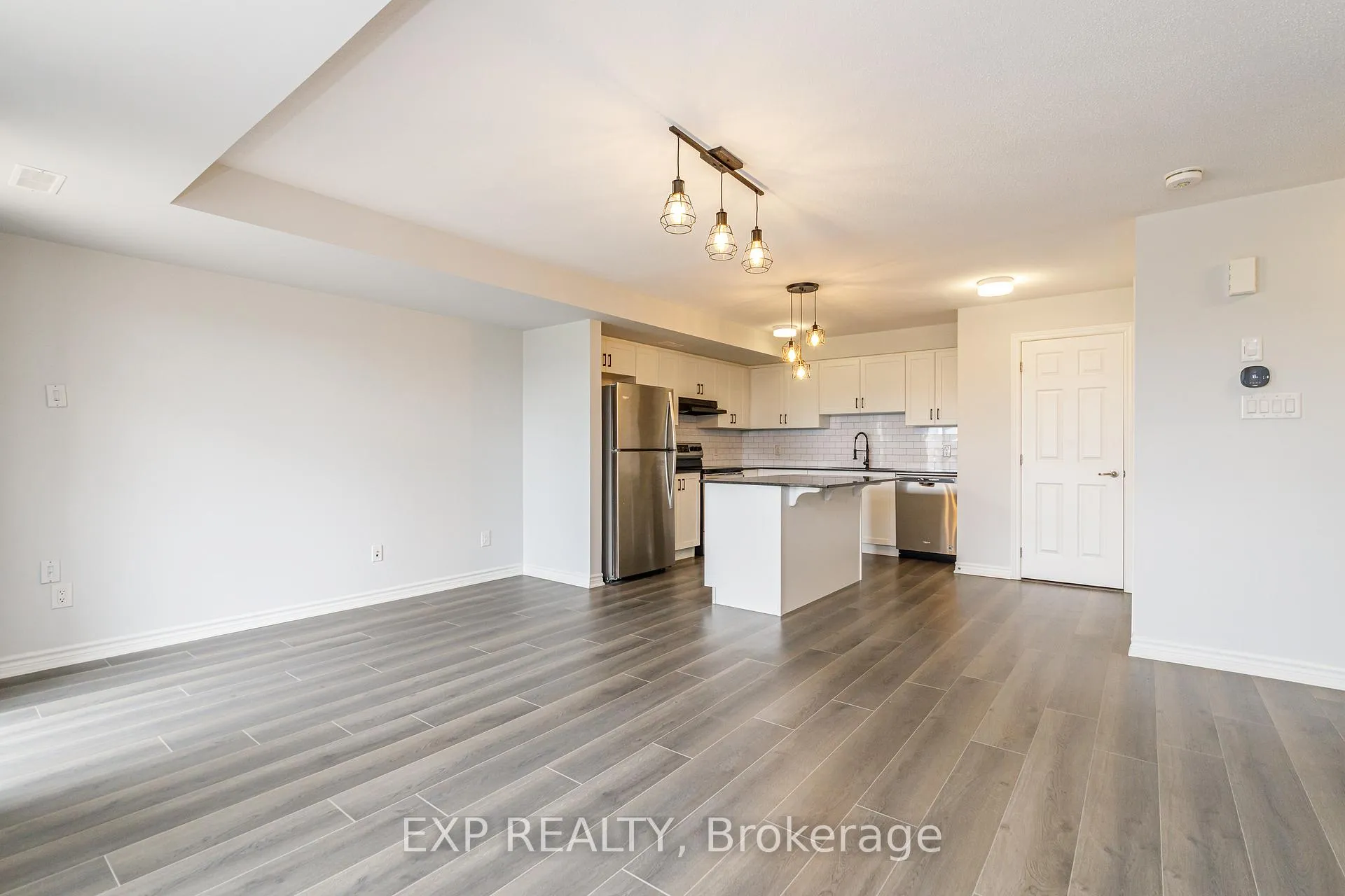 Photo 3 of 852 Atlas Terrace, Ottawa, Kanata - Emerald Meadows/Trailwest — HOMEH