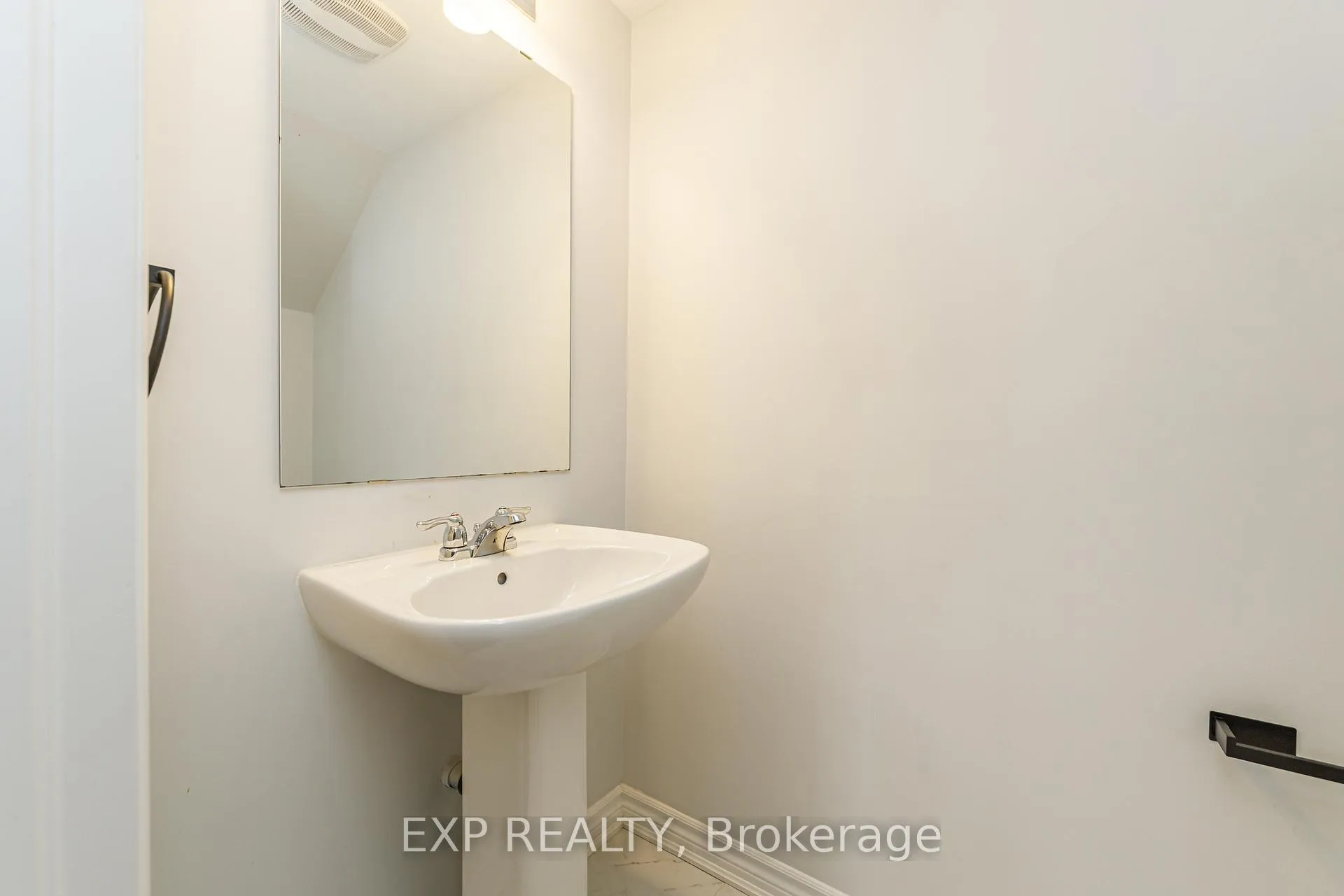 Photo 5 of 852 Atlas Terrace, Ottawa, Kanata - Emerald Meadows/Trailwest — HOMEH