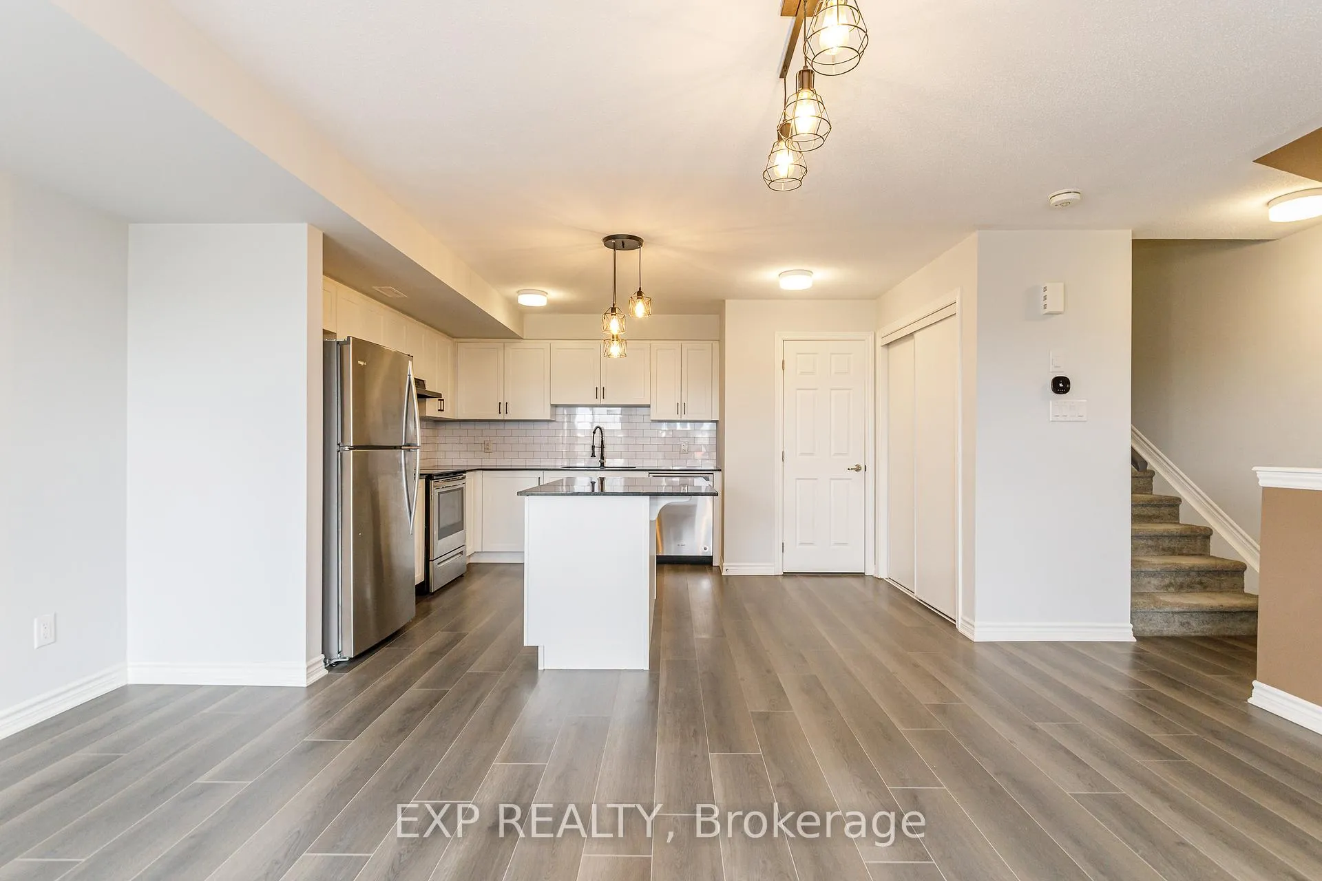 Photo 8 of 852 Atlas Terrace, Ottawa, Kanata - Emerald Meadows/Trailwest — HOMEH