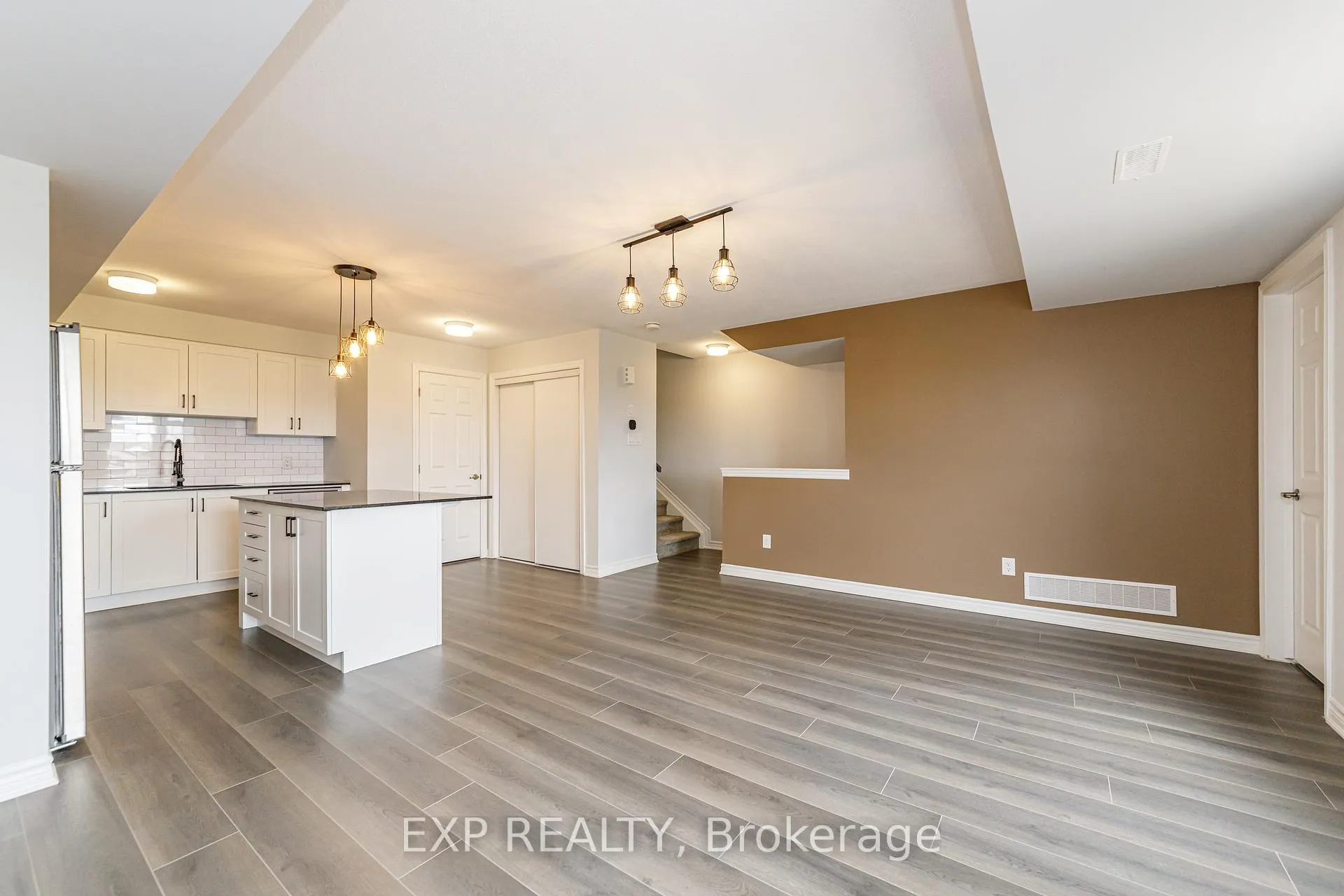 Photo 9 of 852 Atlas Terrace, Ottawa, Kanata - Emerald Meadows/Trailwest — HOMEH