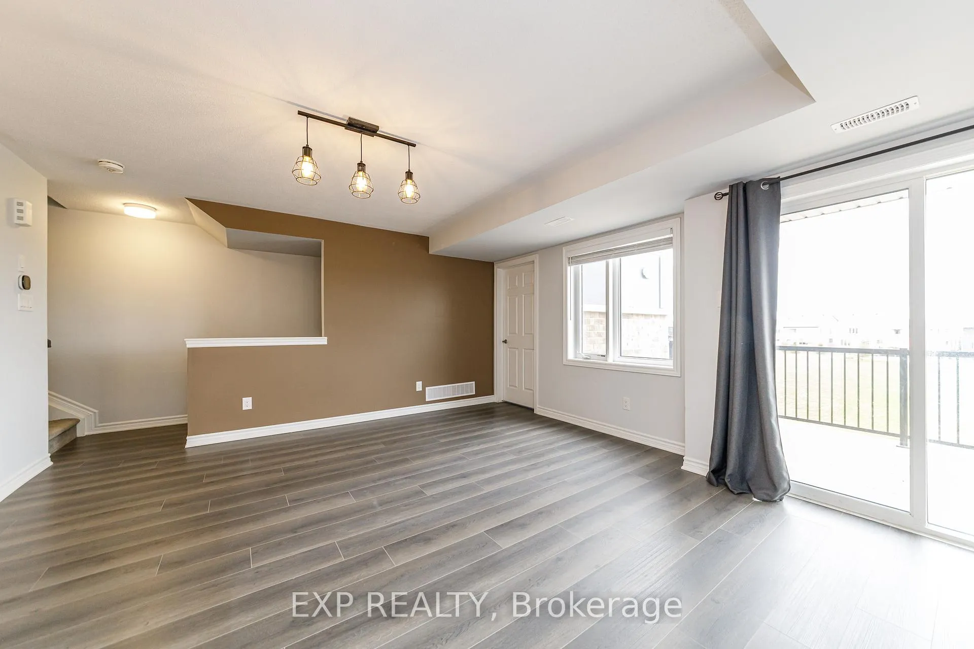 Photo 10 of 852 Atlas Terrace, Ottawa, Kanata - Emerald Meadows/Trailwest — HOMEH