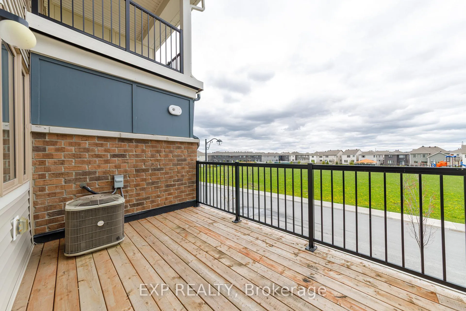 Photo 11 of 852 Atlas Terrace, Ottawa, Kanata - Emerald Meadows/Trailwest — HOMEH