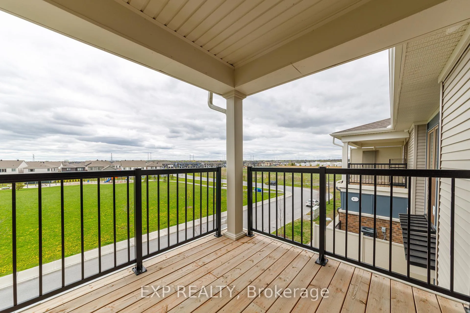 Photo 15 of 852 Atlas Terrace, Ottawa, Kanata - Emerald Meadows/Trailwest — HOMEH