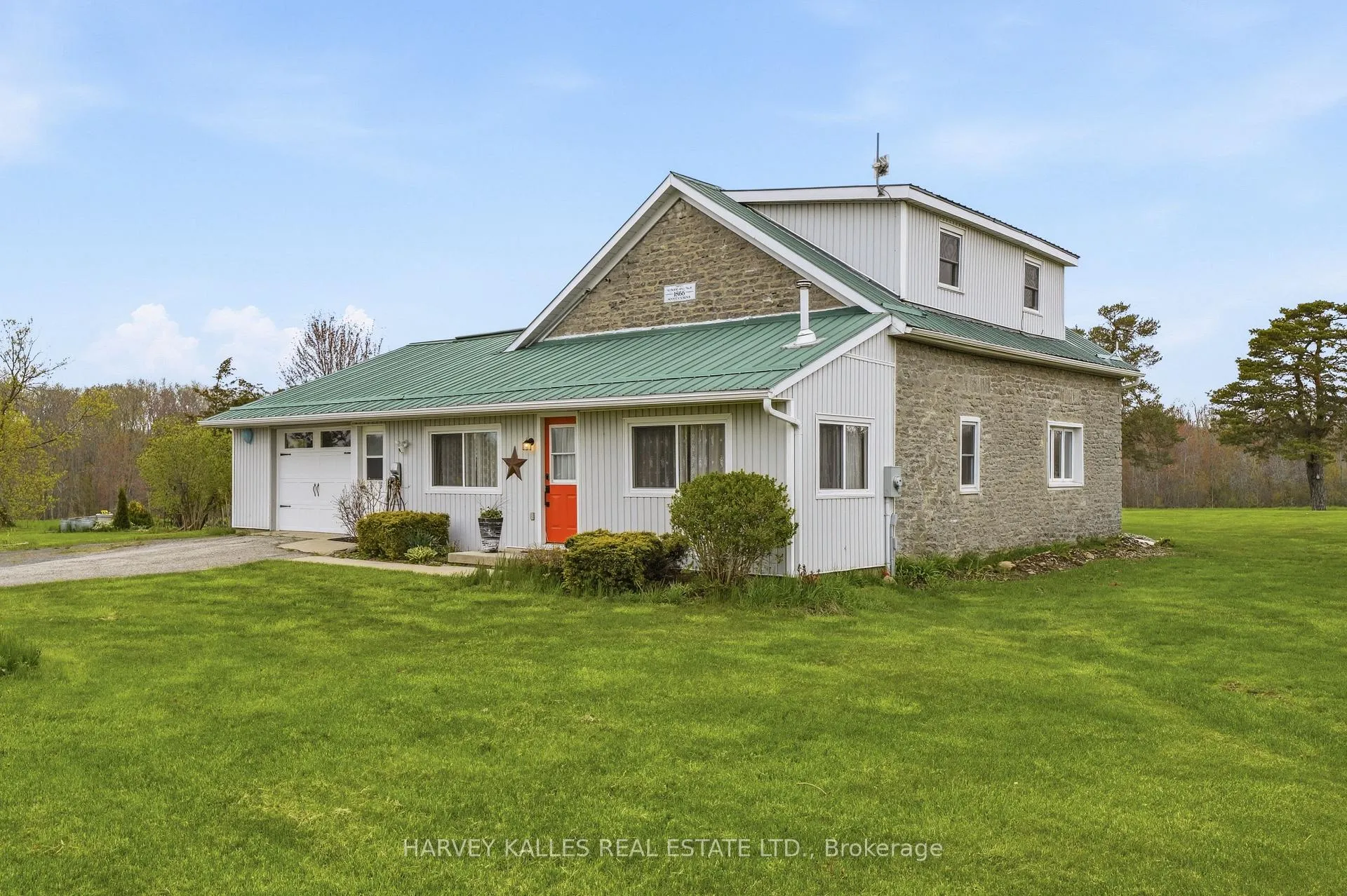 Photo 23 of 8 School House Road, Prince Edward County, Athol Ward — HOMEH