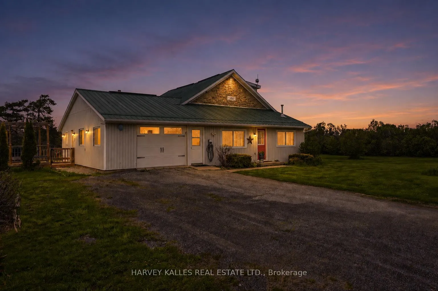 Photo 24 of 8 School House Road, Prince Edward County, Athol Ward — HOMEH