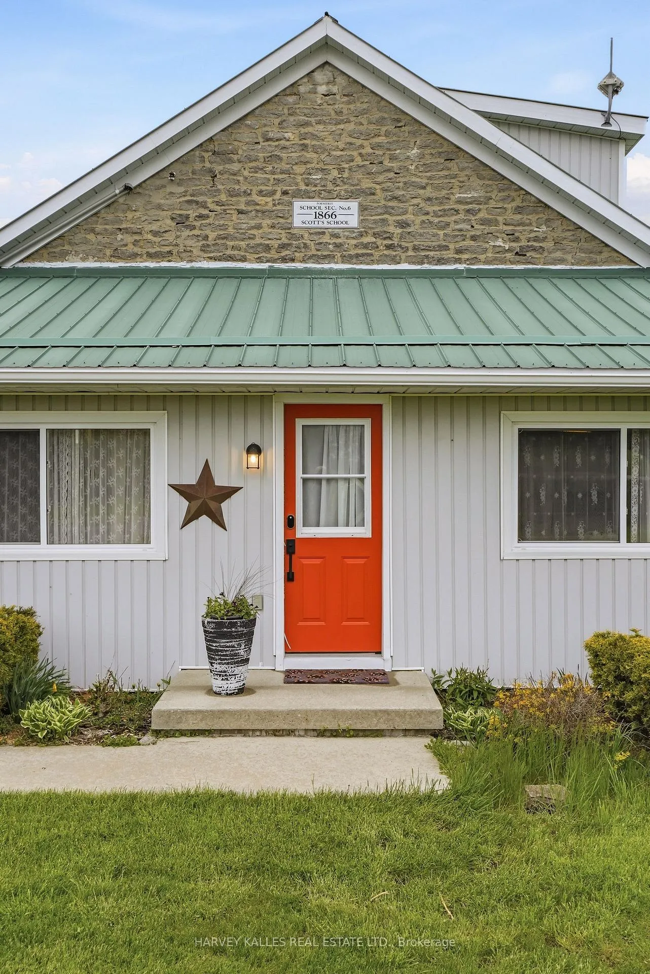 Photo 27 of 8 School House Road, Prince Edward County, Athol Ward — HOMEH