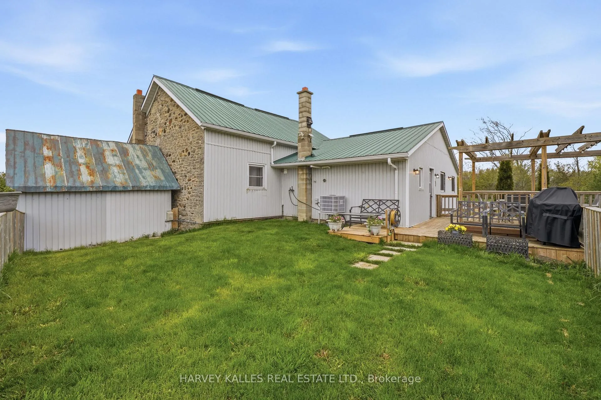 Photo 31 of 8 School House Road, Prince Edward County, Athol Ward — HOMEH