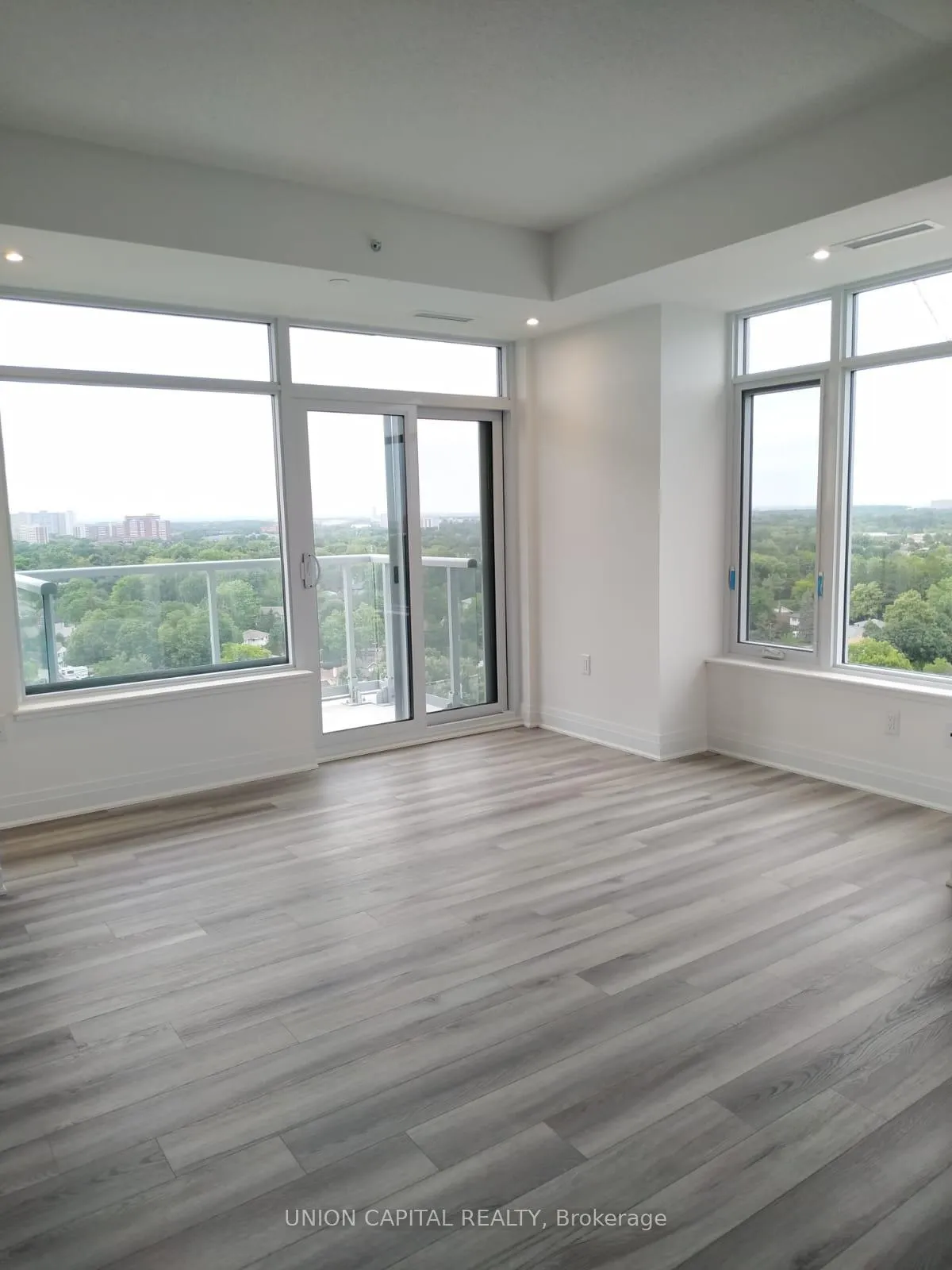 Photo 5 of Unit 1104, 3220 Sheppard Avenue E, Scarborough, Tam O'Shanter-Sullivan — HOMEH