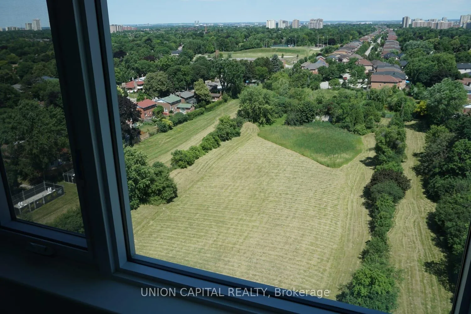 Photo 7 of Unit 1104, 3220 Sheppard Avenue E, Scarborough, Tam O'Shanter-Sullivan — HOMEH