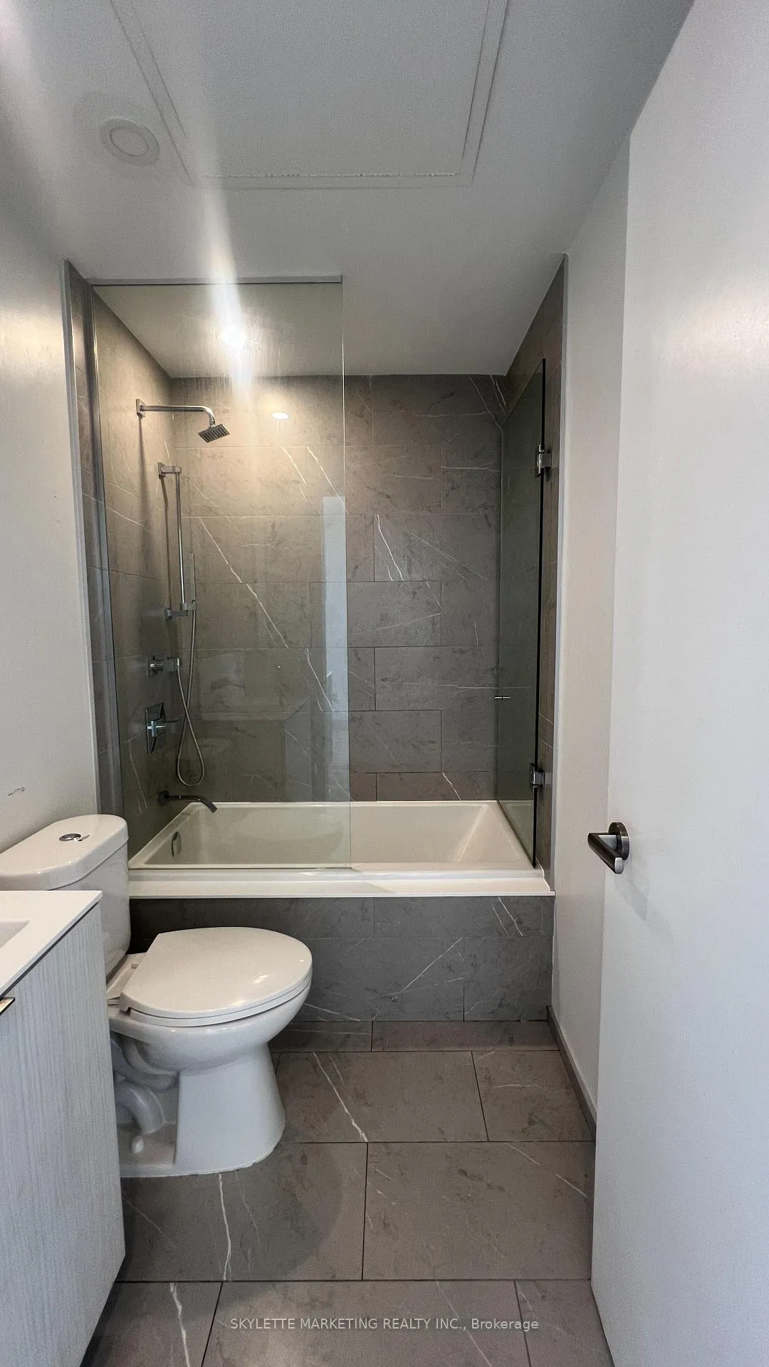Photo 7 of Unit 2807, 16 Bonnycastle Street, Toronto, Waterfront Communities — HOMEH