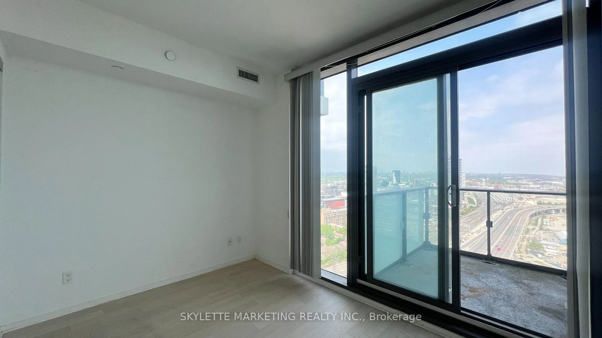 Photo 11 of Unit 2807, 16 Bonnycastle Street, Toronto, Waterfront Communities — HOMEH