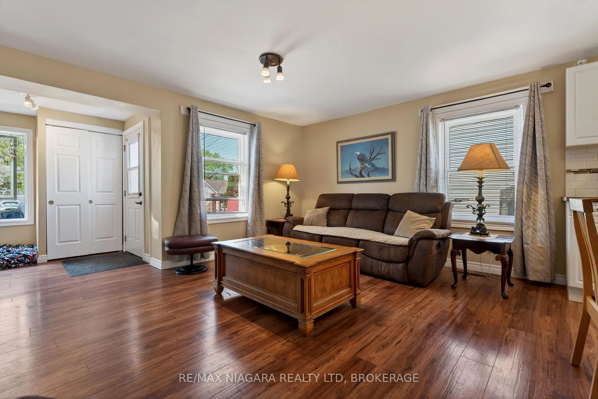 Photo 5 of 18 1/2 Willow Street, St. Catharines, Burleigh Hill — HOMEH