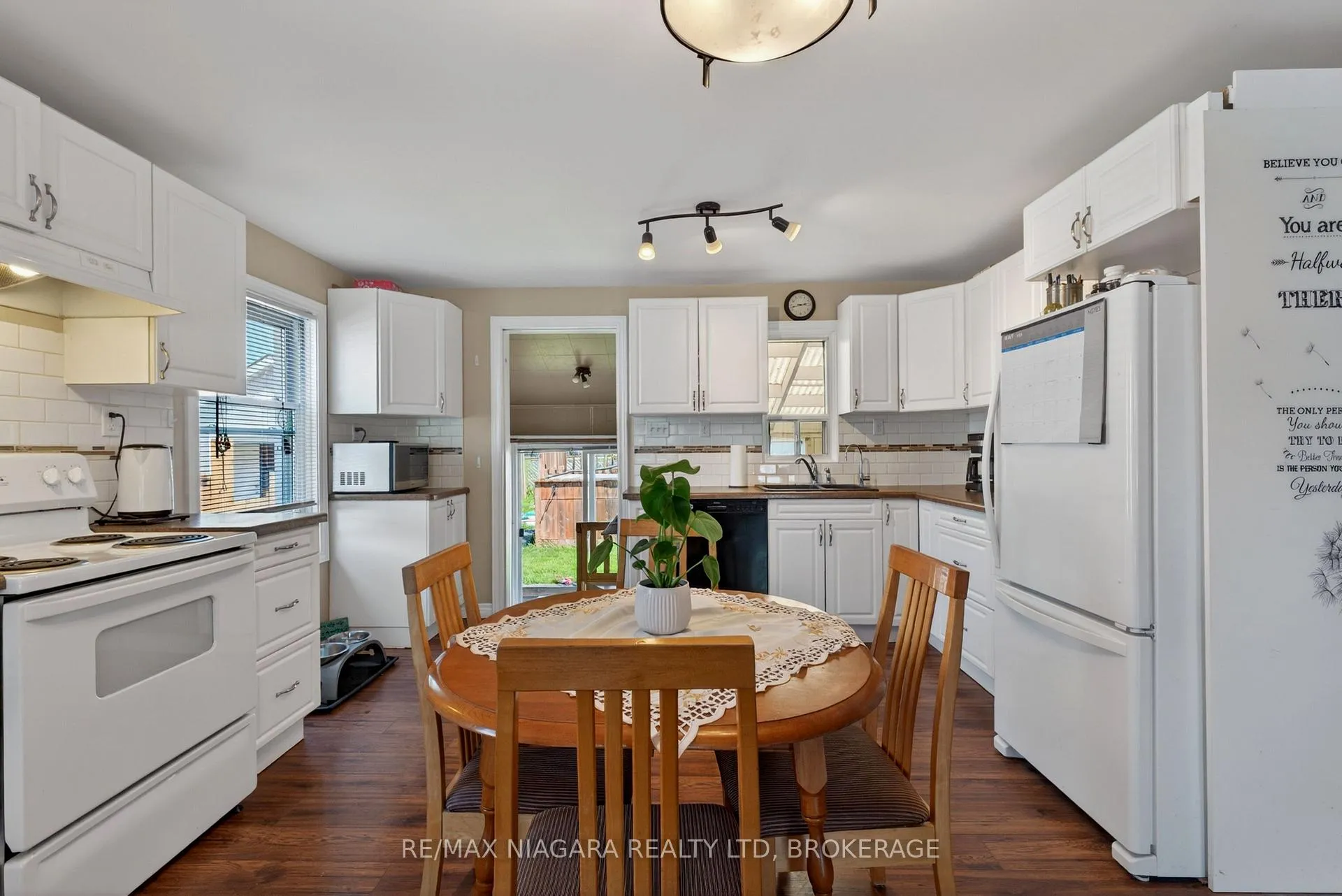 Photo 9 of 18 1/2 Willow Street, St. Catharines, Burleigh Hill — HOMEH