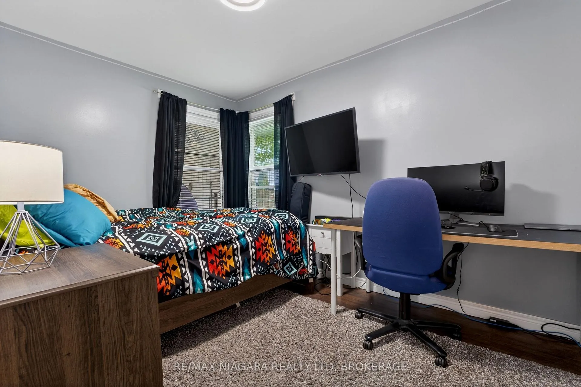 Photo 13 of 18 1/2 Willow Street, St. Catharines, Burleigh Hill — HOMEH