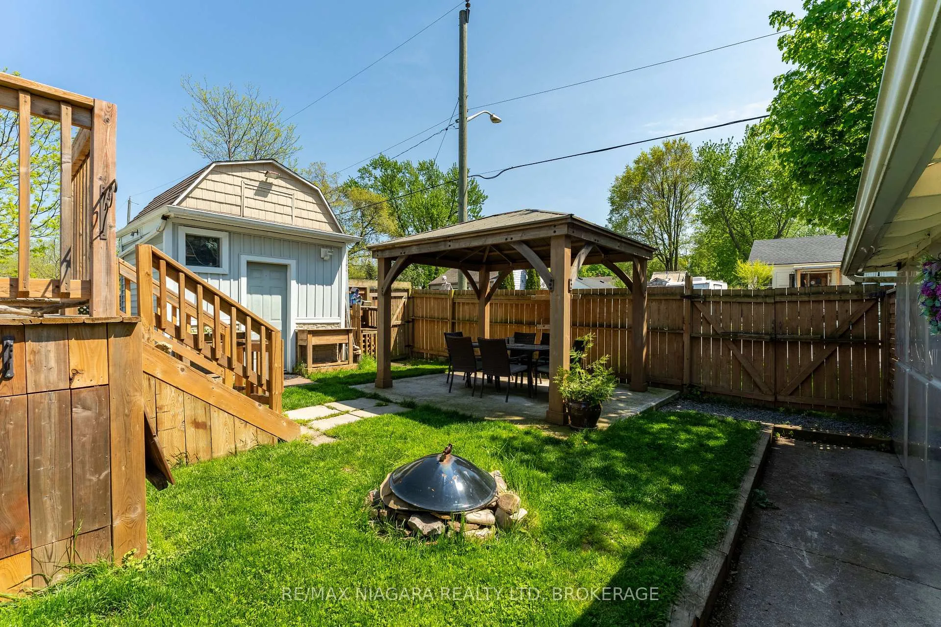 Photo 21 of 18 1/2 Willow Street, St. Catharines, Burleigh Hill — HOMEH