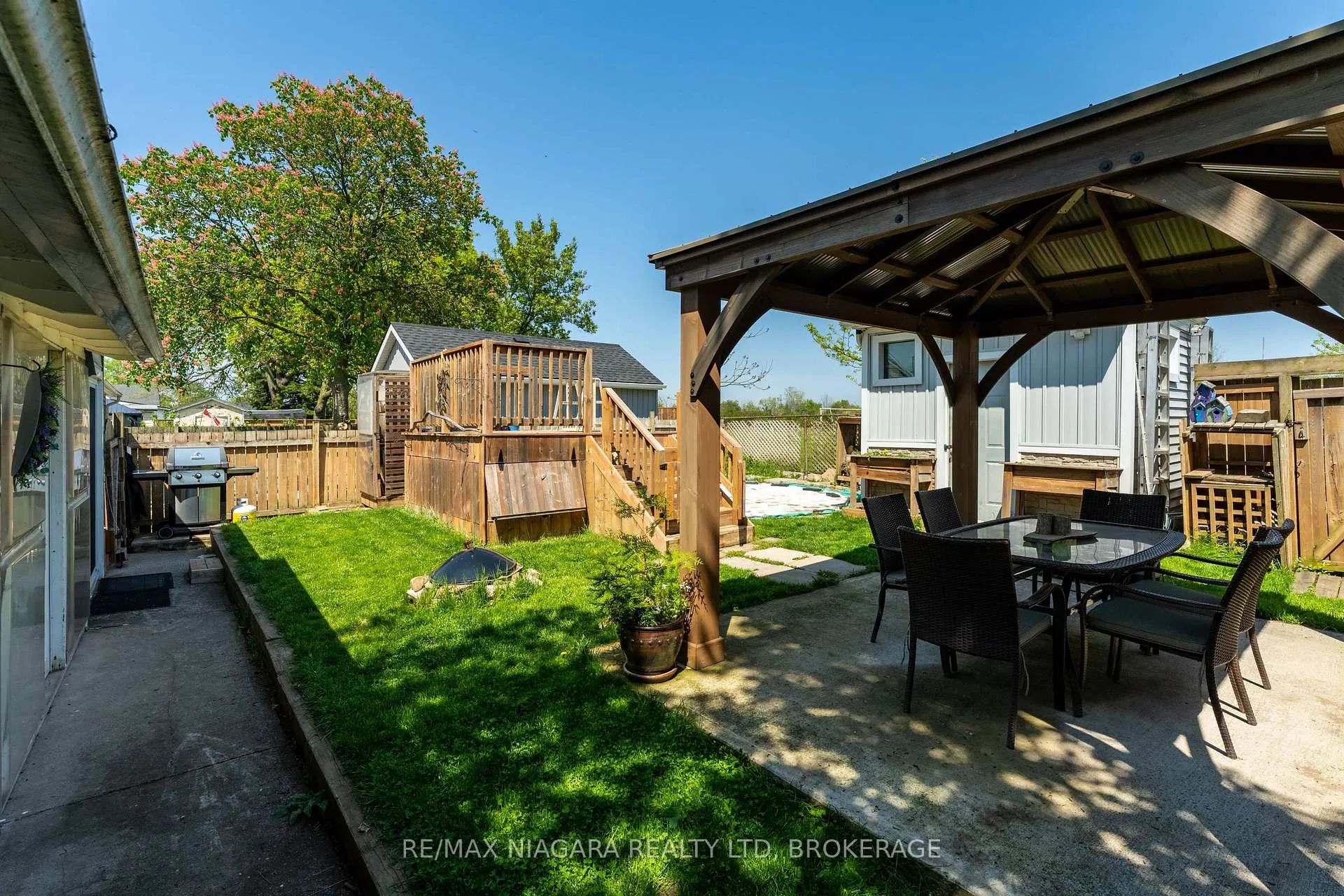 Photo 24 of 18 1/2 Willow Street, St. Catharines, Burleigh Hill — HOMEH