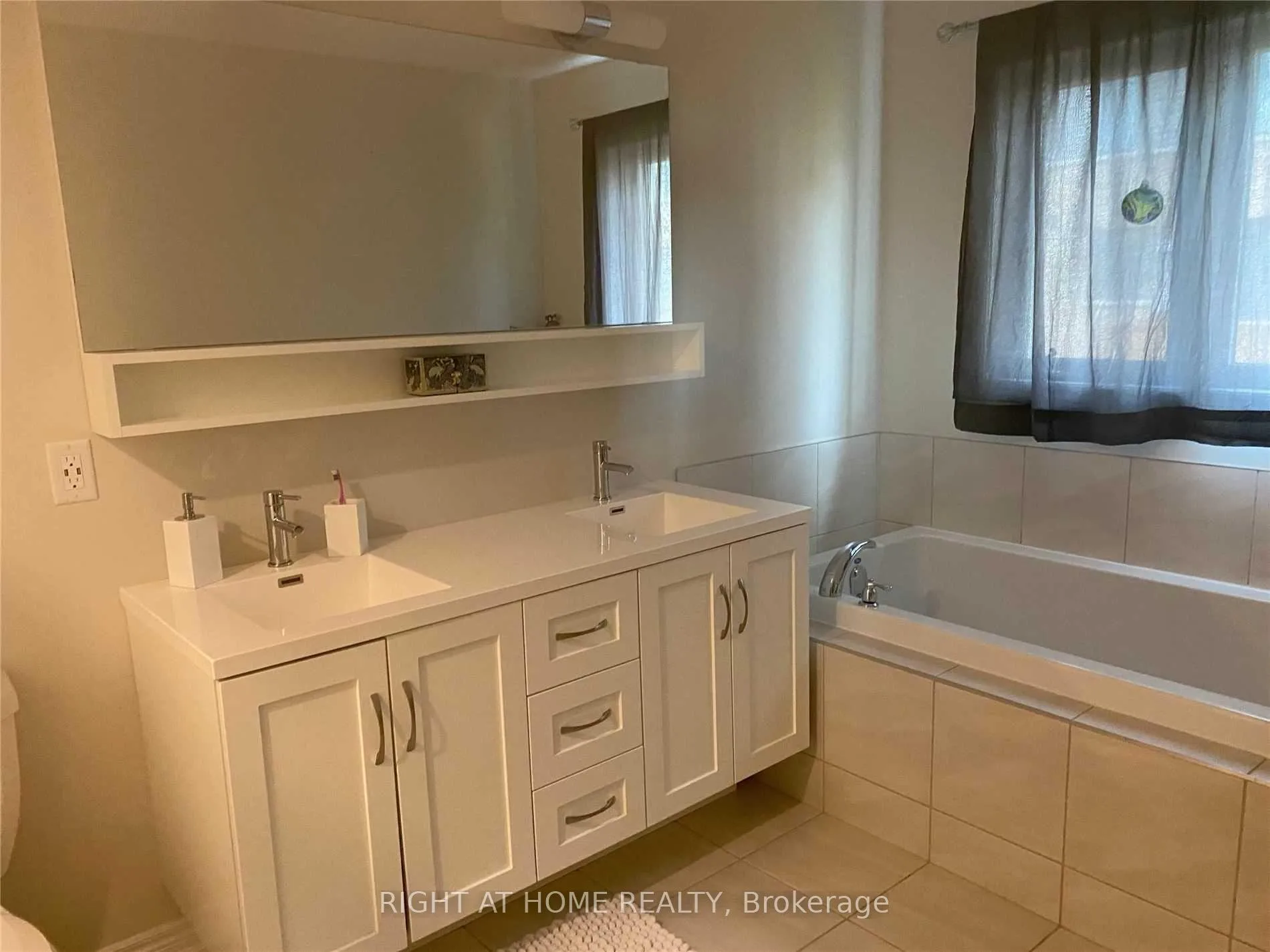 Photo 8 of Unit 73, 11 Willow Lane, Hamilton, Fruitland — HOMEH
