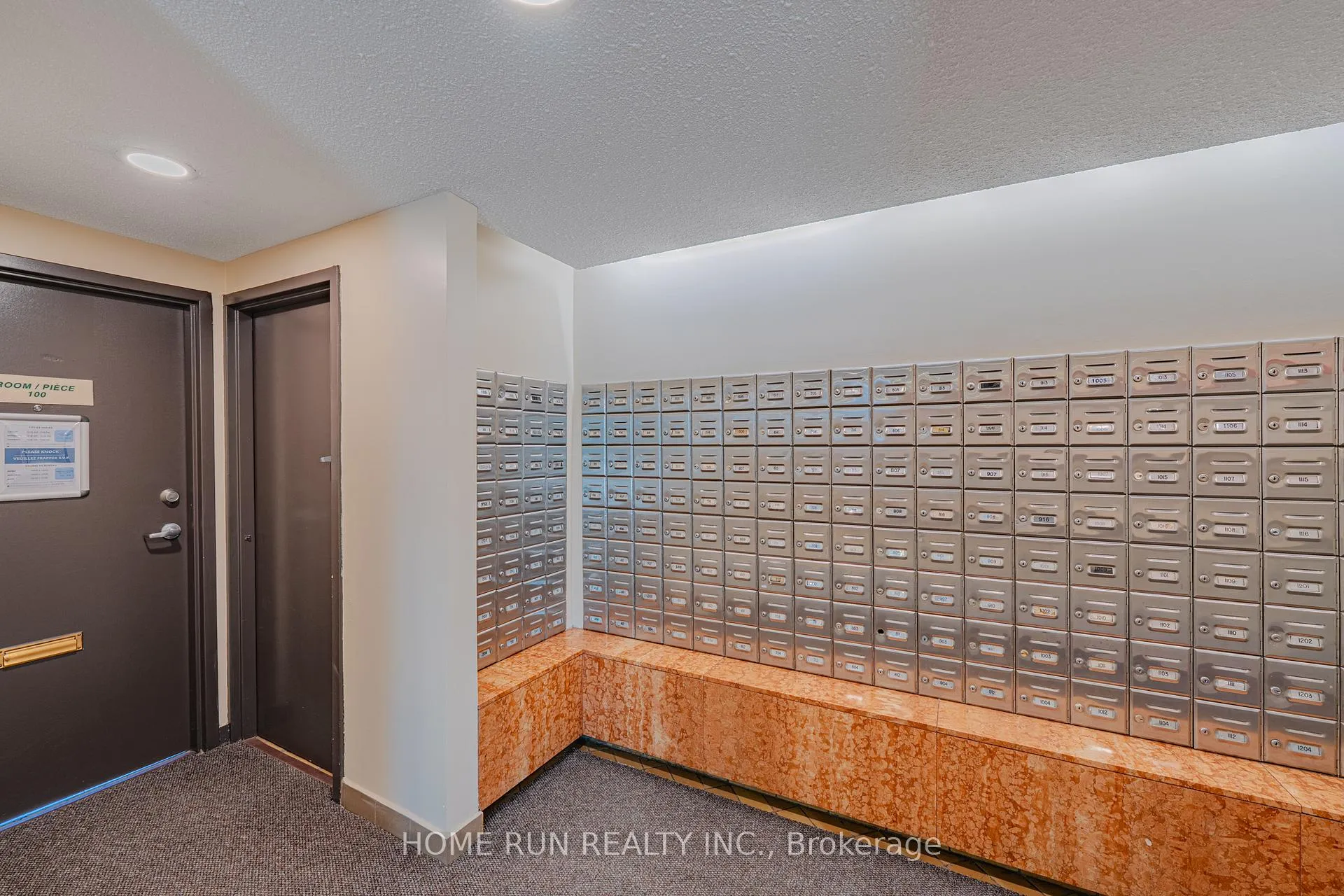 Photo 12 of Unit 1111, 555 Brittany Drive, Ottawa, Viscount Alexander Park — HOMEH