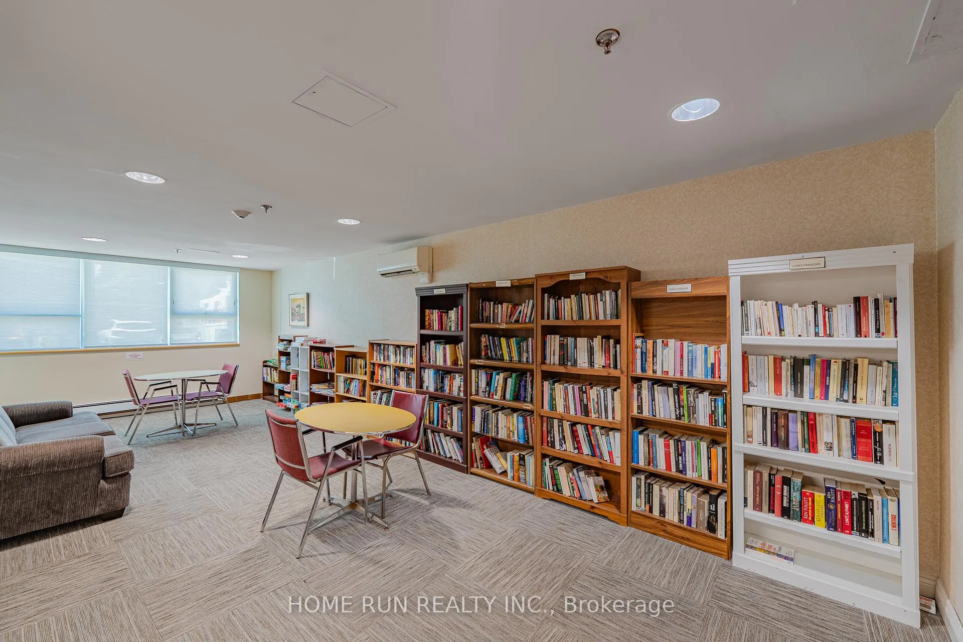 Photo 16 of Unit 1111, 555 Brittany Drive, Ottawa, Viscount Alexander Park — HOMEH