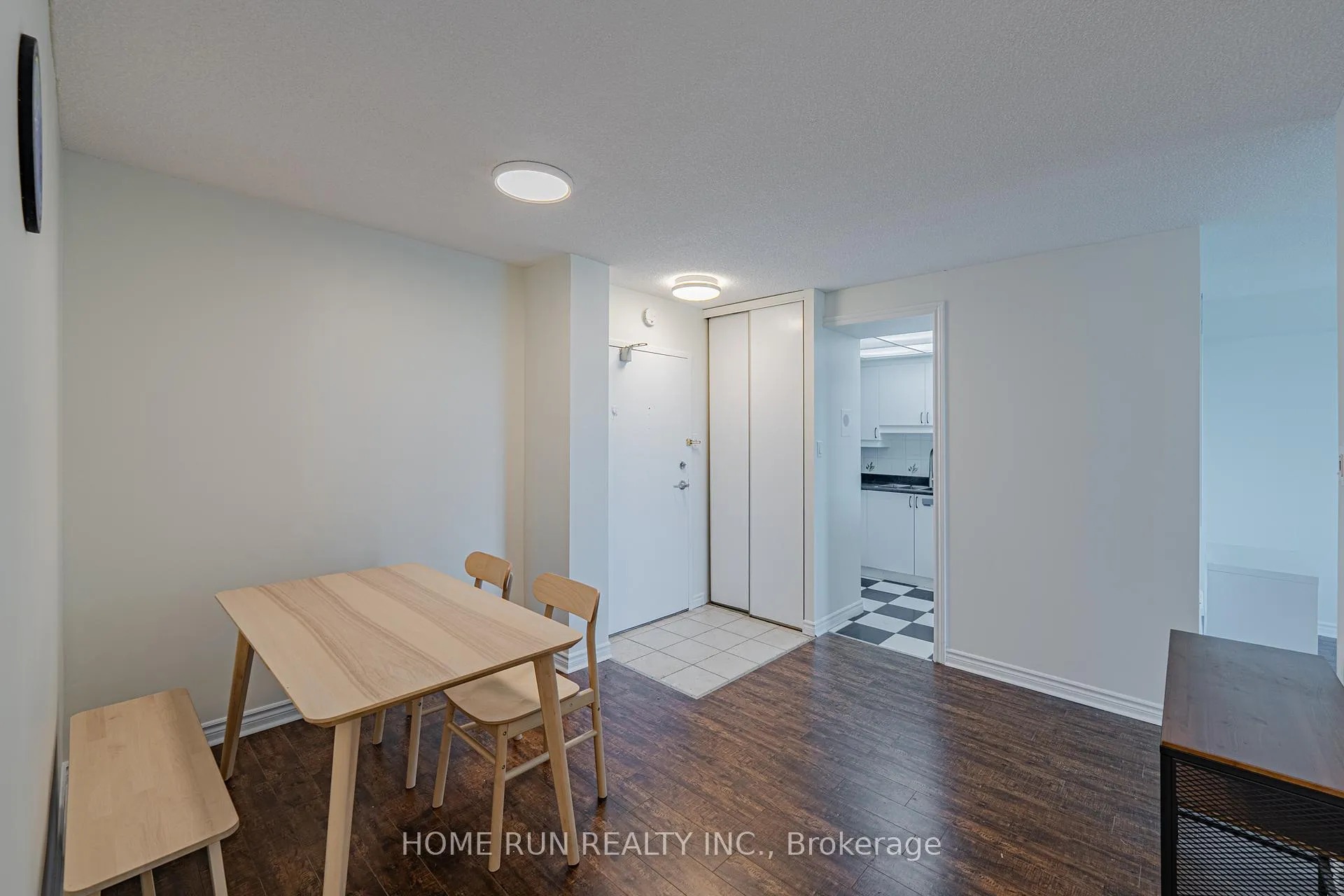 Photo 22 of Unit 1111, 555 Brittany Drive, Ottawa, Viscount Alexander Park — HOMEH