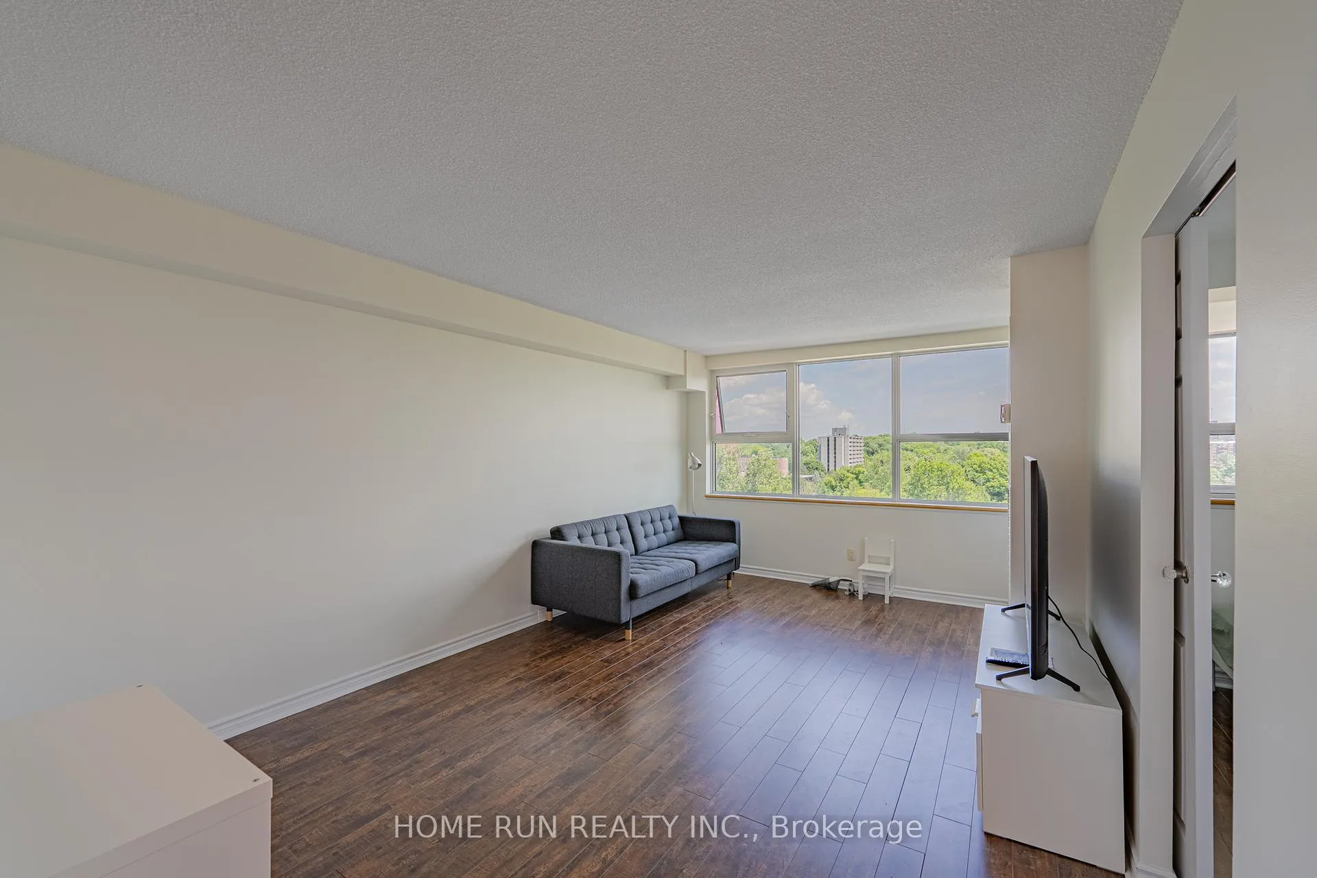 Photo 25 of Unit 1111, 555 Brittany Drive, Ottawa, Viscount Alexander Park — HOMEH
