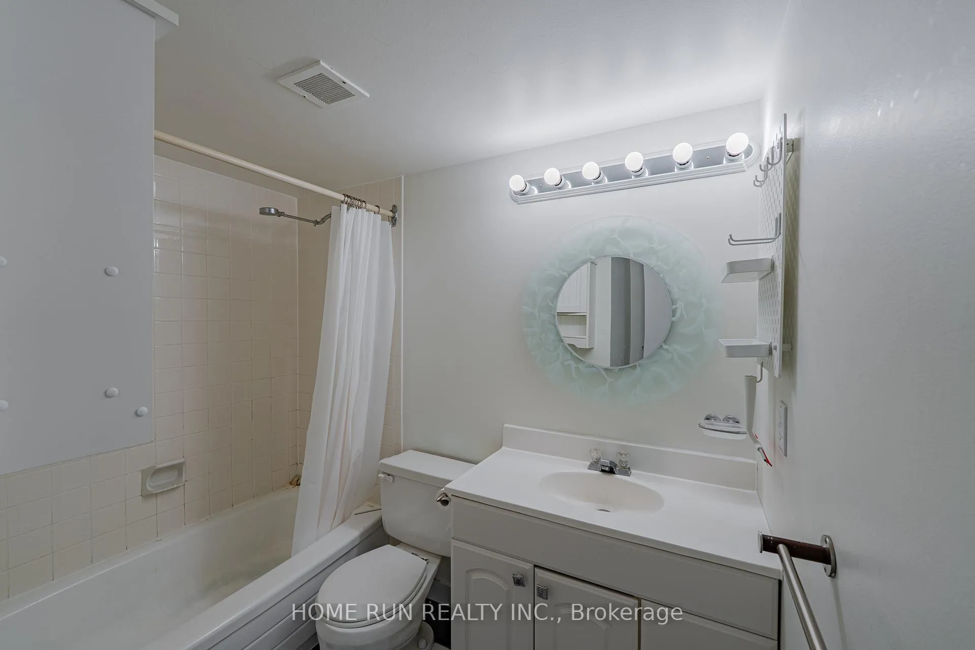 Photo 34 of Unit 1111, 555 Brittany Drive, Ottawa, Viscount Alexander Park — HOMEH