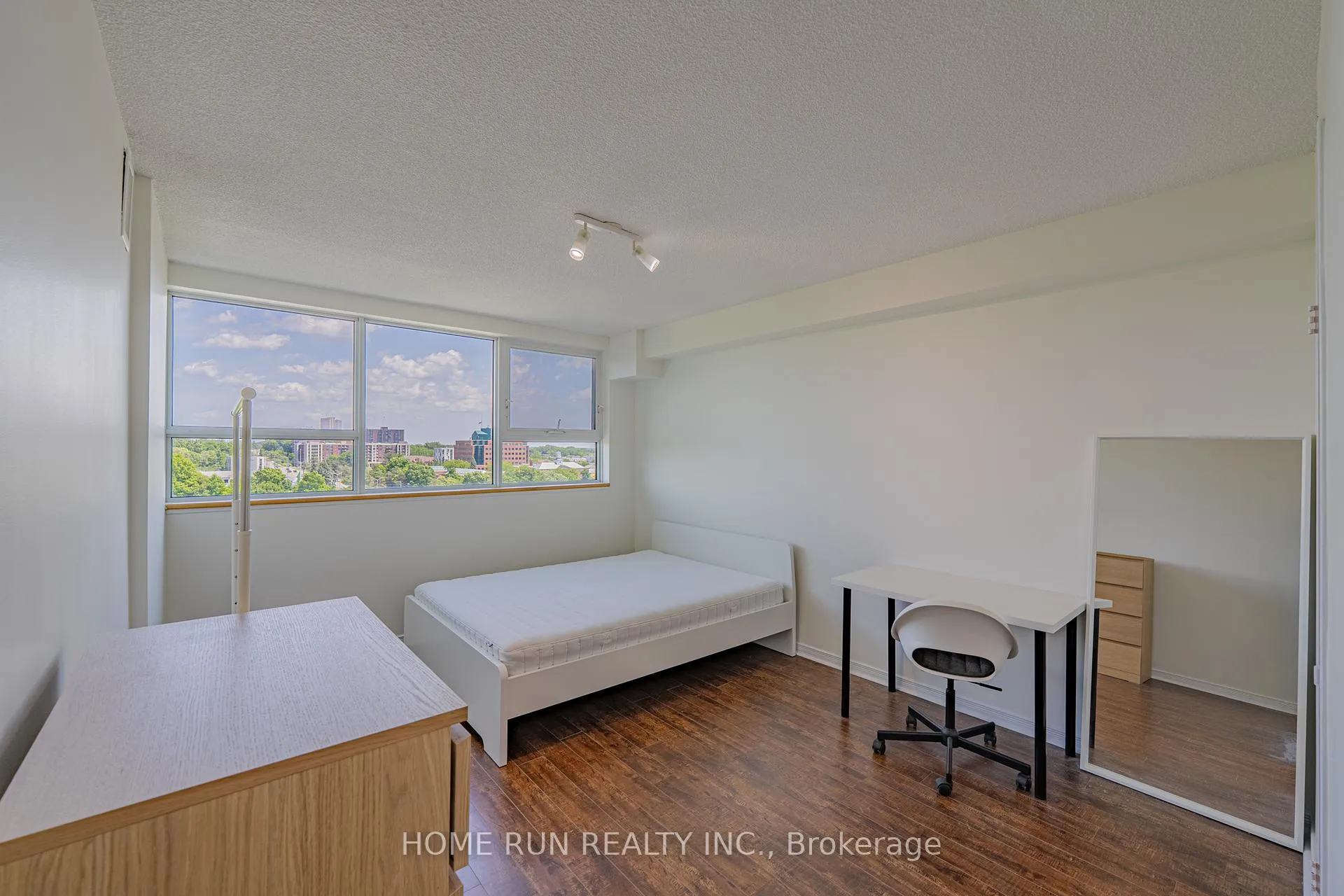 Photo 36 of Unit 1111, 555 Brittany Drive, Ottawa, Viscount Alexander Park — HOMEH