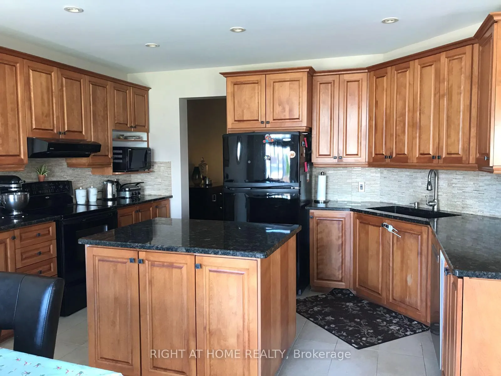 Photo 5 of 129 Rocky Hill Drive, Ottawa, Barrhaven - Strandherd — HOMEH