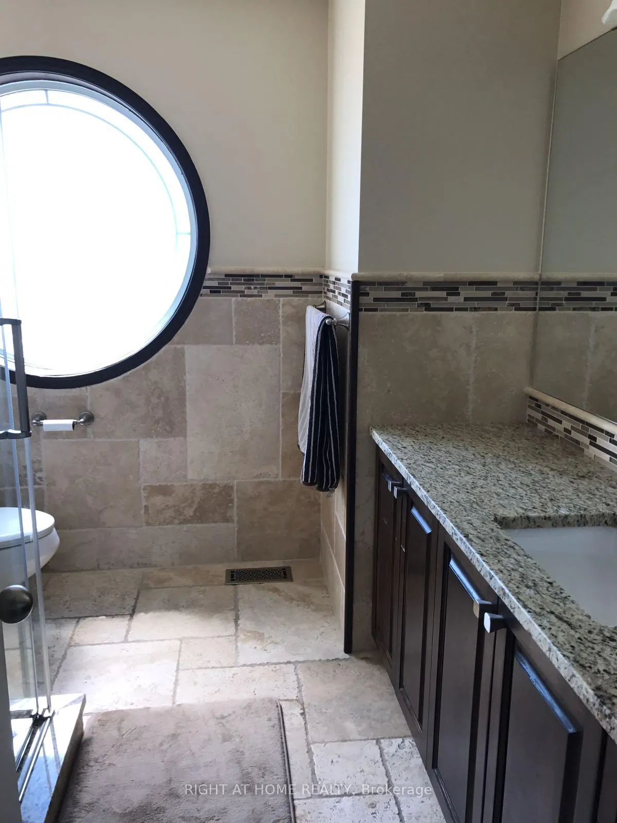 Photo 16 of 129 Rocky Hill Drive, Ottawa, Barrhaven - Strandherd — HOMEH